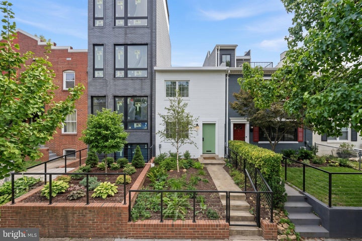 Photo 1 of 33 — 1527 K STREET SE, WASHINGTON, DC 20003