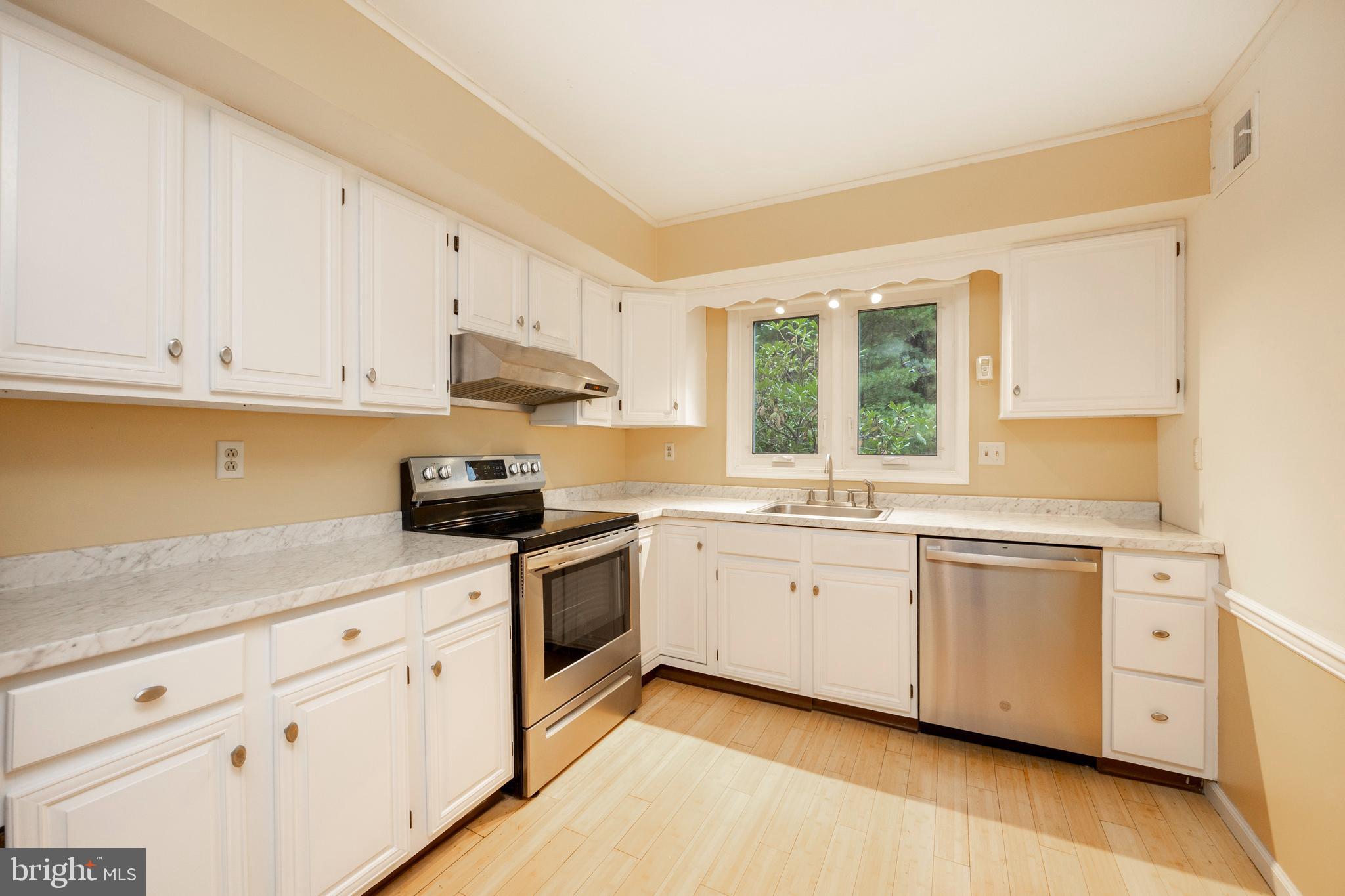 HILL CREST - Residential