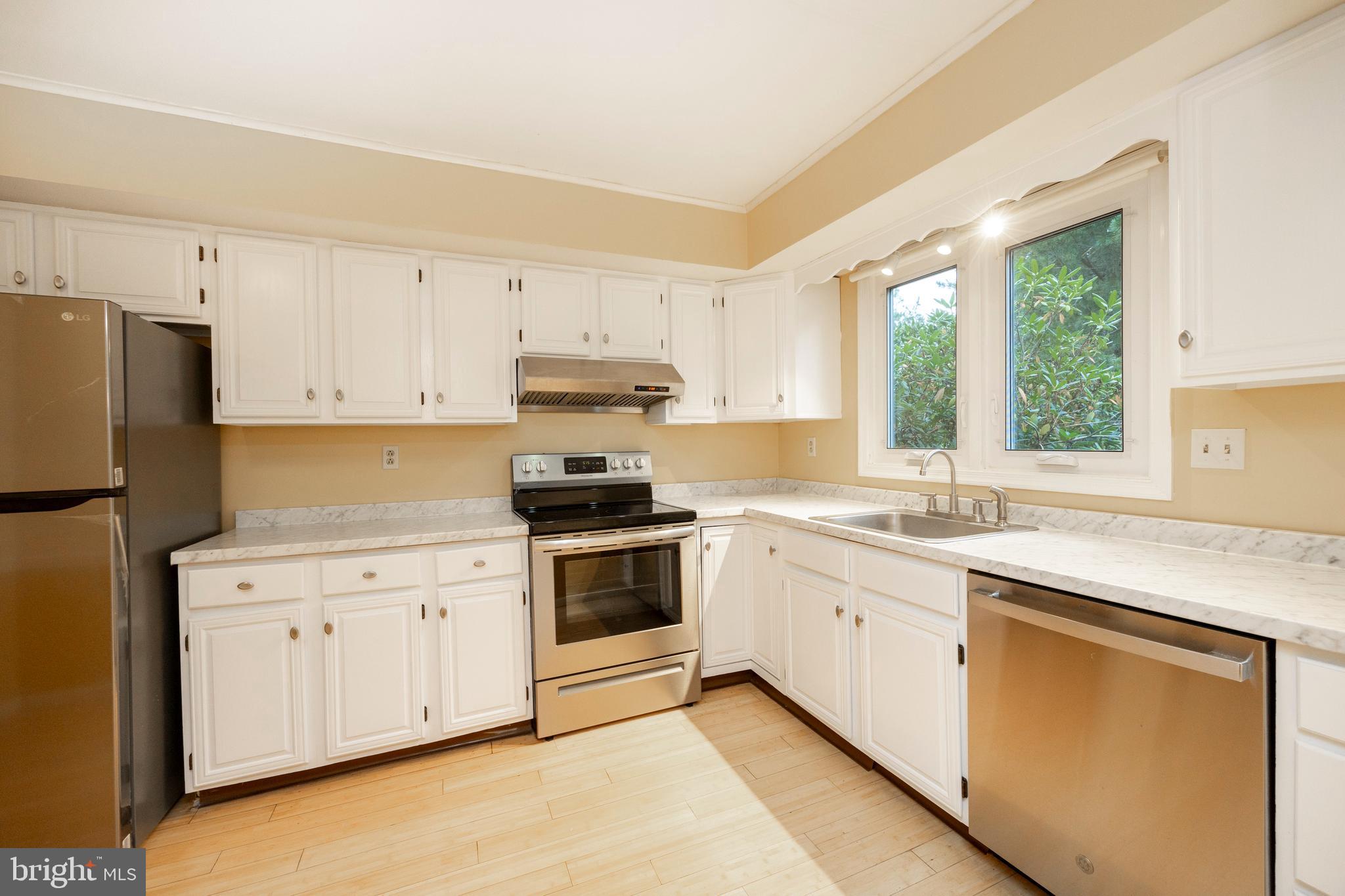 HILL CREST - Residential