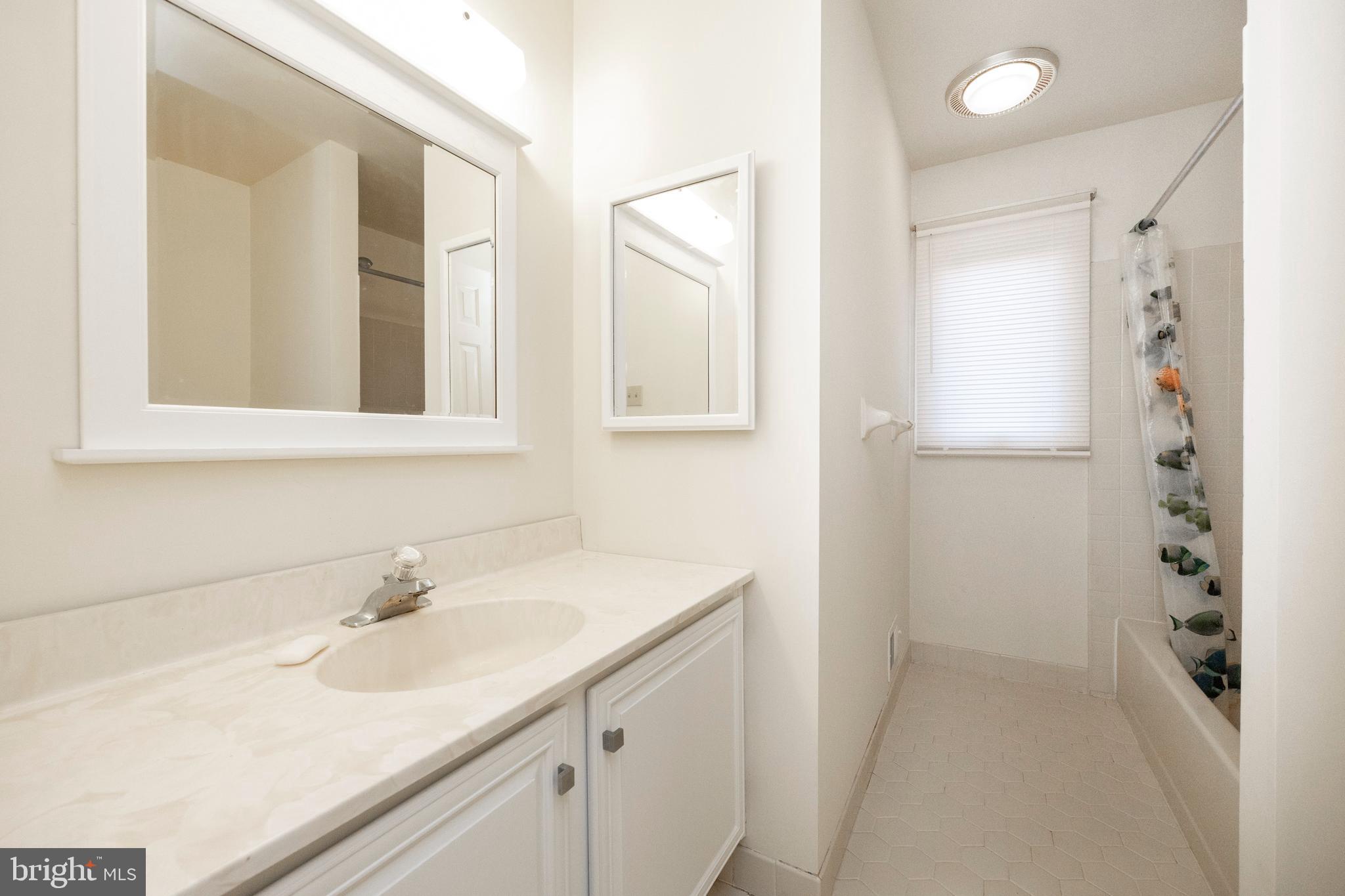 HILL CREST - Residential