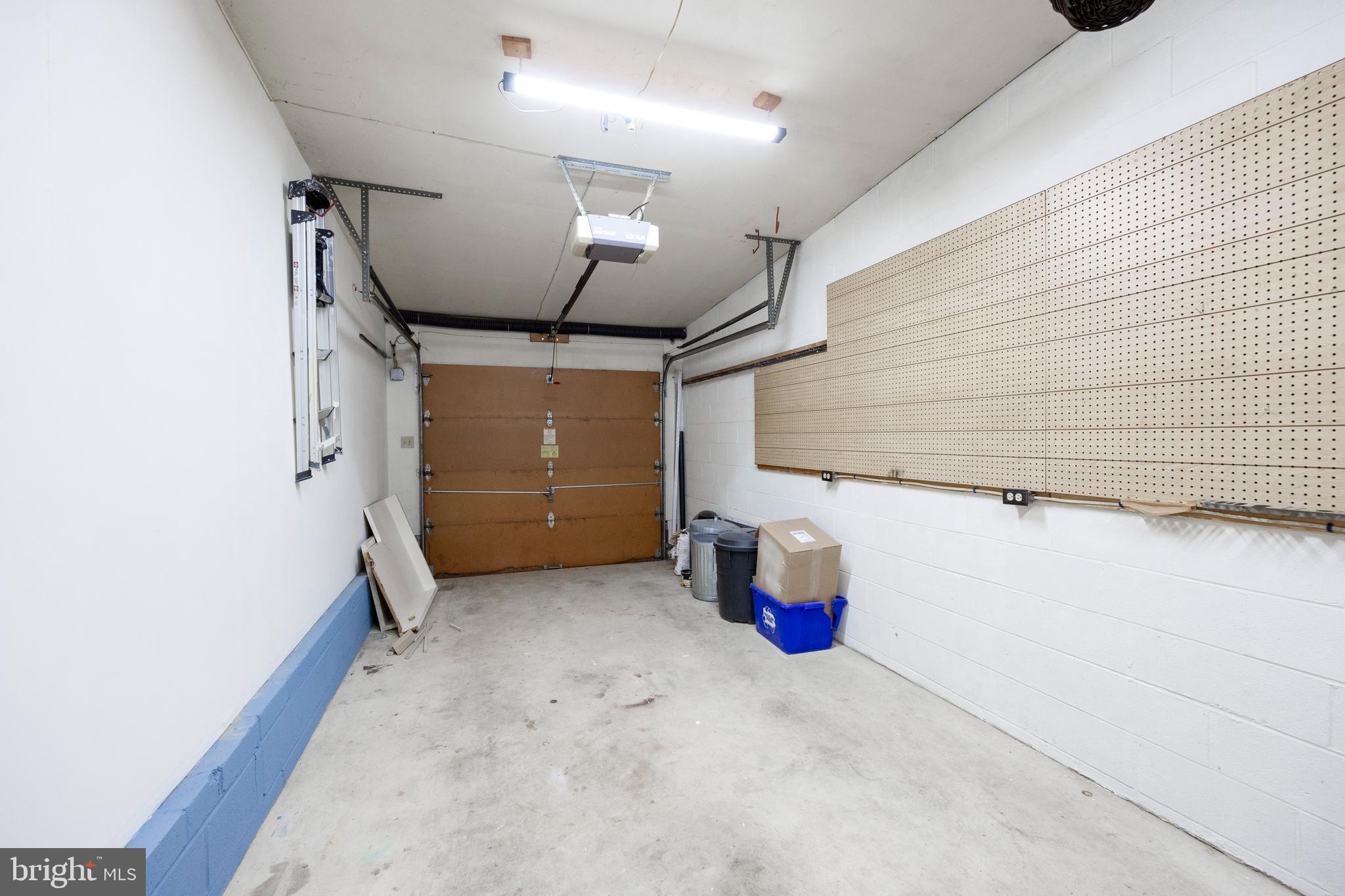 HILL CREST - Residential