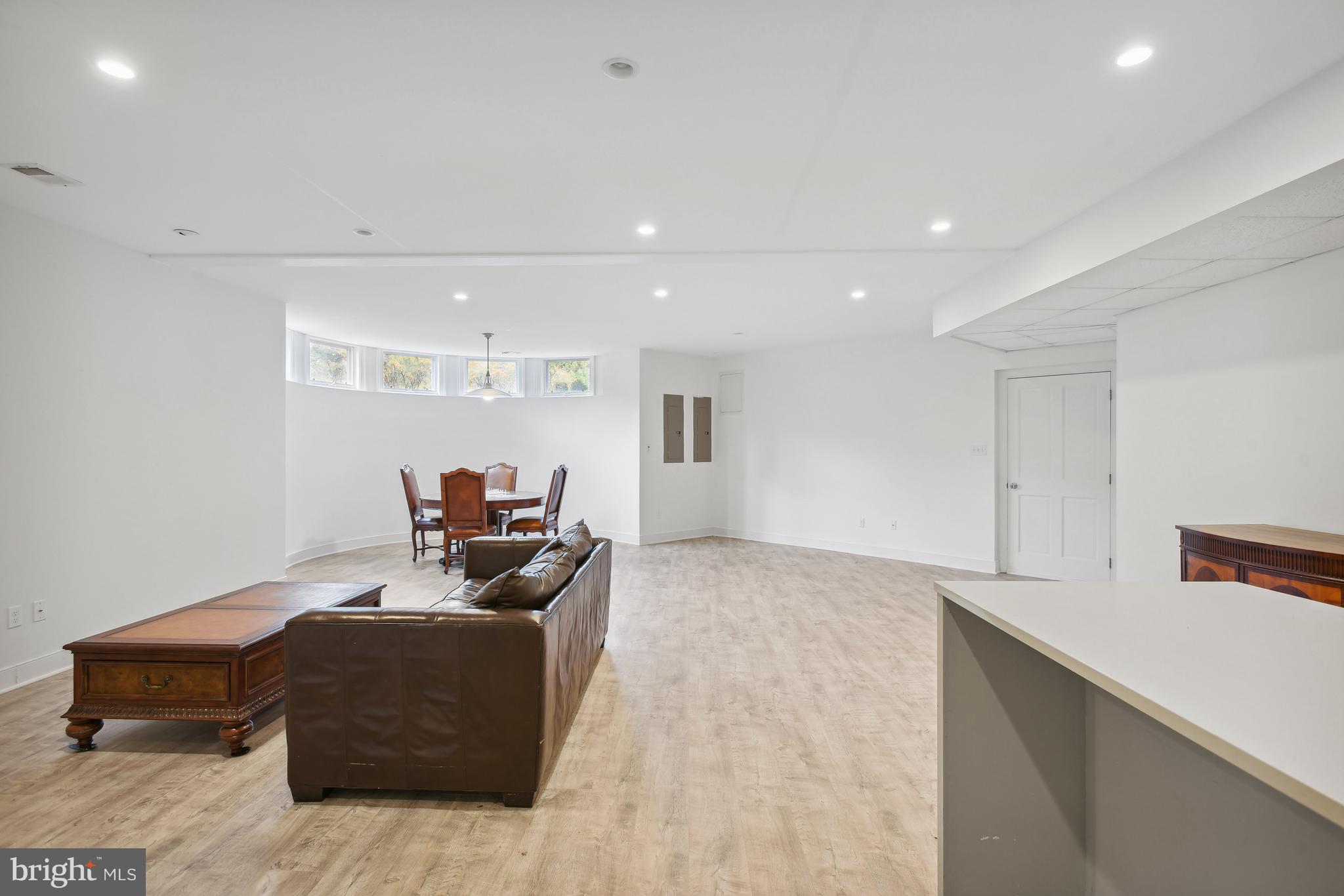 RIVERSCAPE - Residential