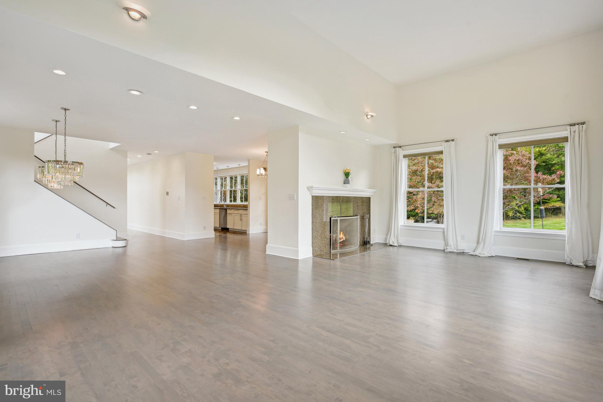 RIVERSCAPE - Residential