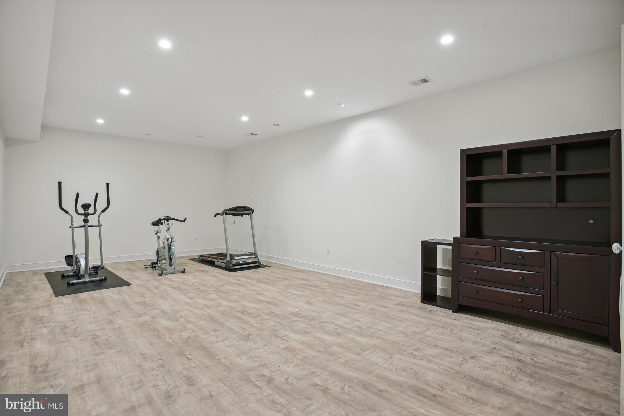 RIVERSCAPE - Residential