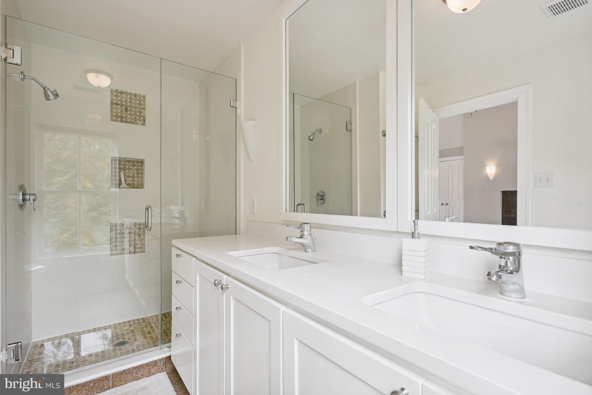 RIVERSCAPE - Residential