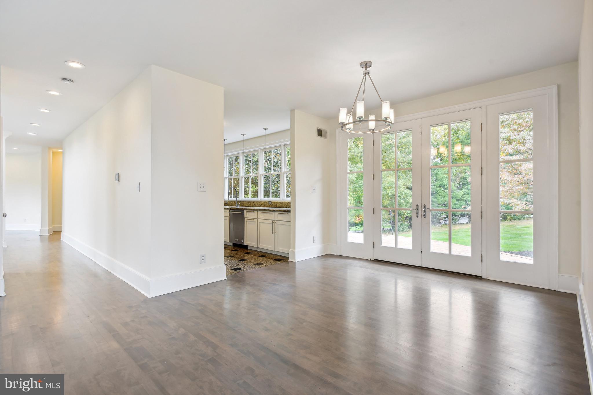 RIVERSCAPE - Residential