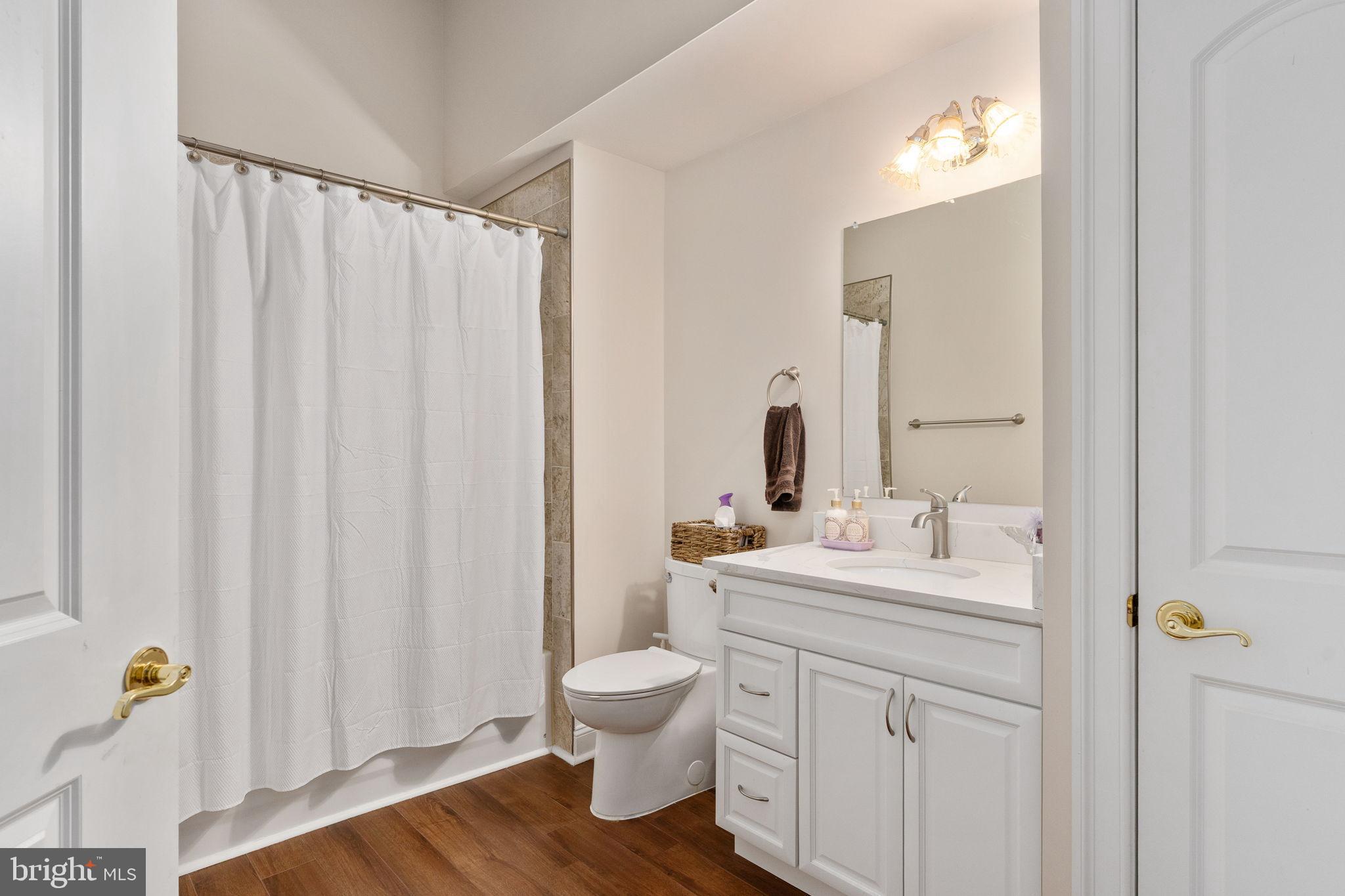 REGENCY PARK VILLAS - Residential