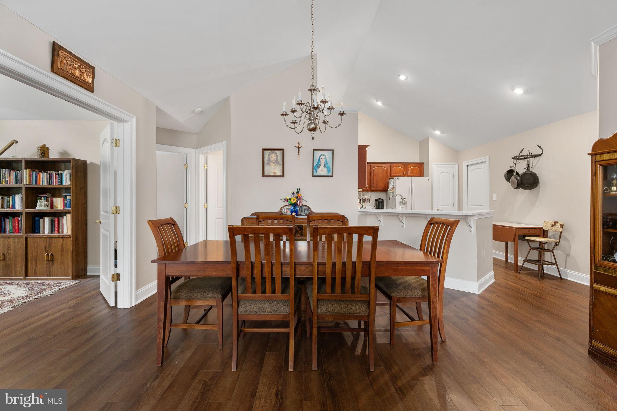 REGENCY PARK VILLAS - Residential