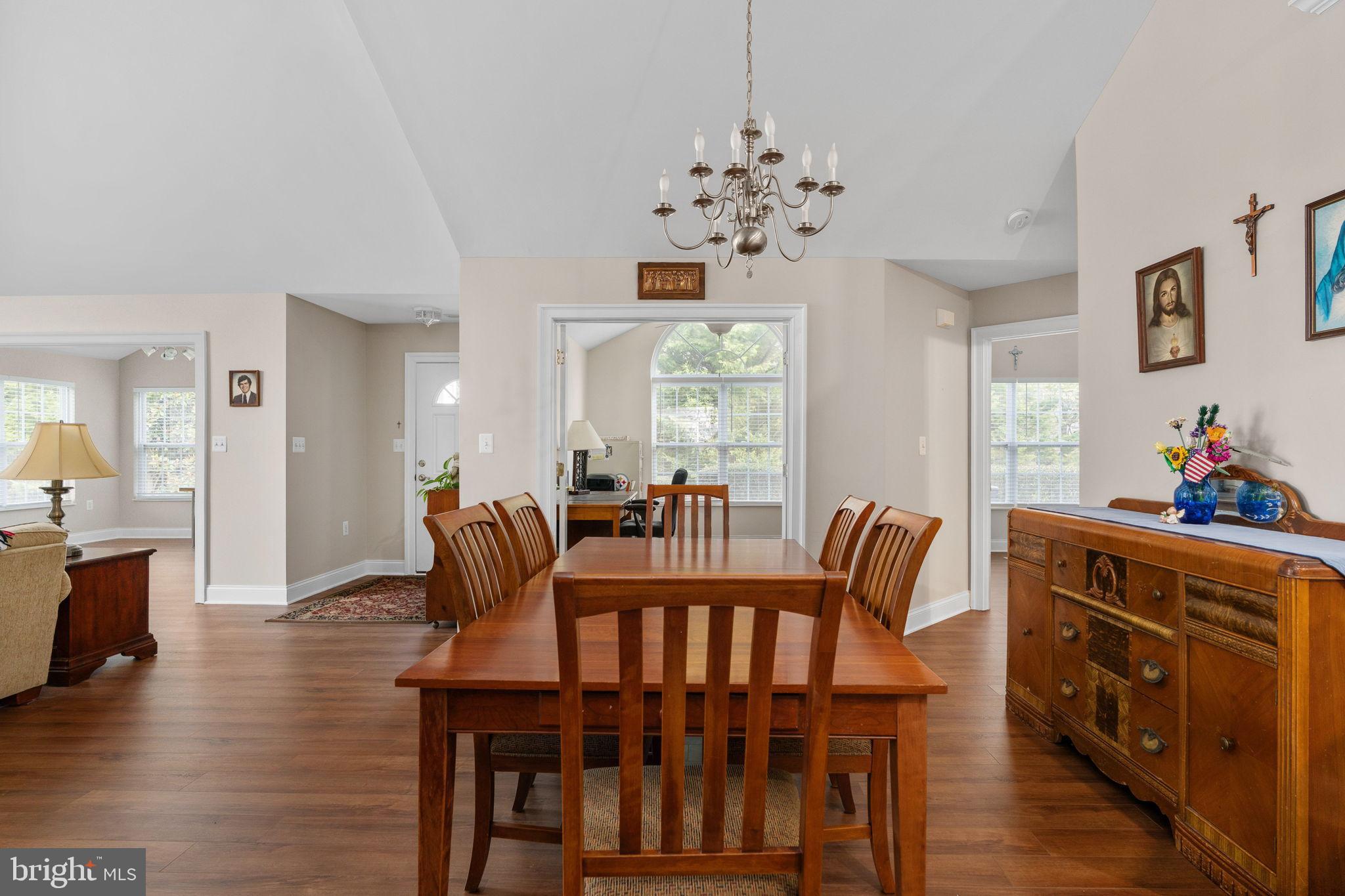 REGENCY PARK VILLAS - Residential