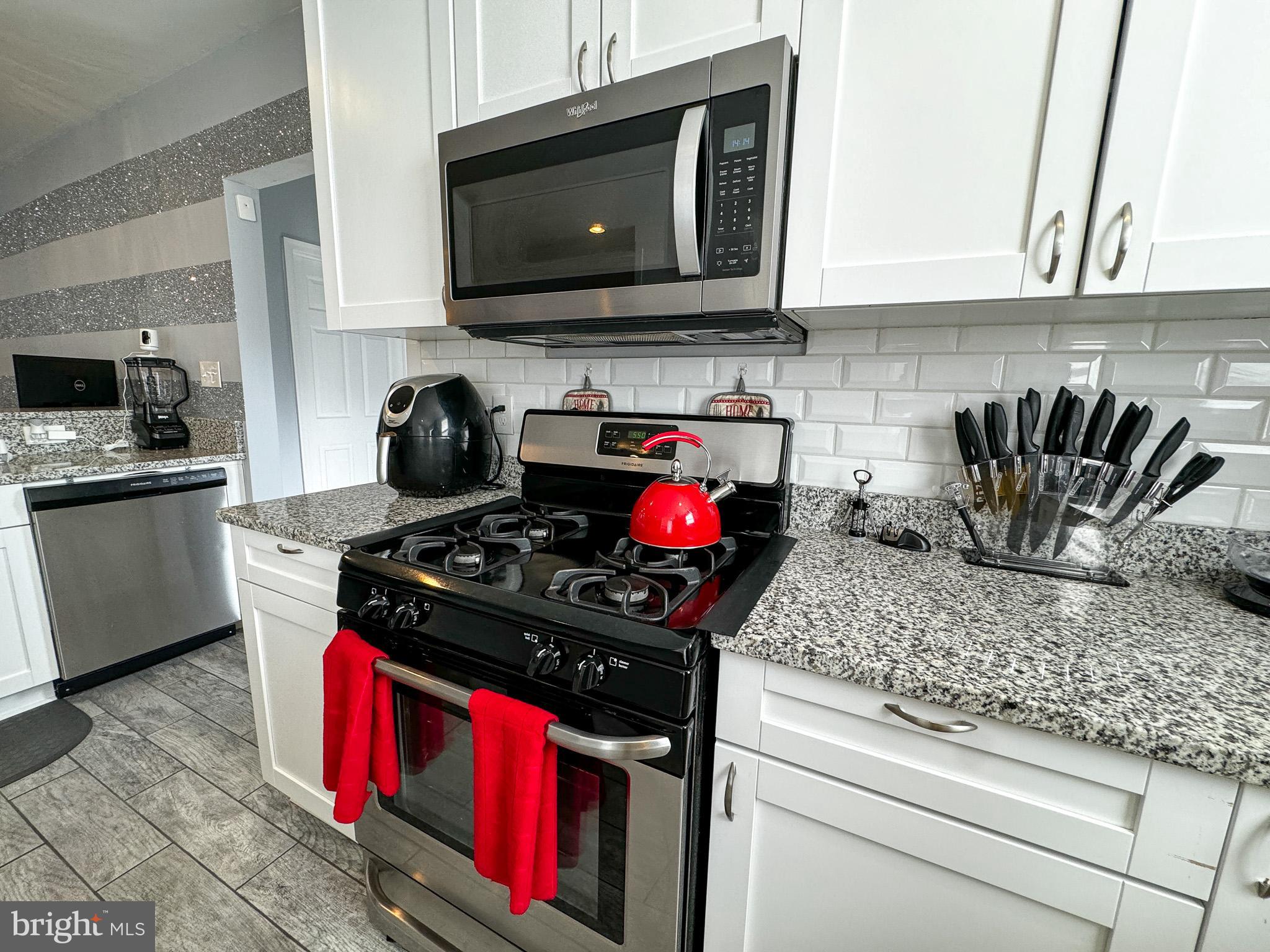 LAURAVILLE HISTORIC DISTRICT - Residential