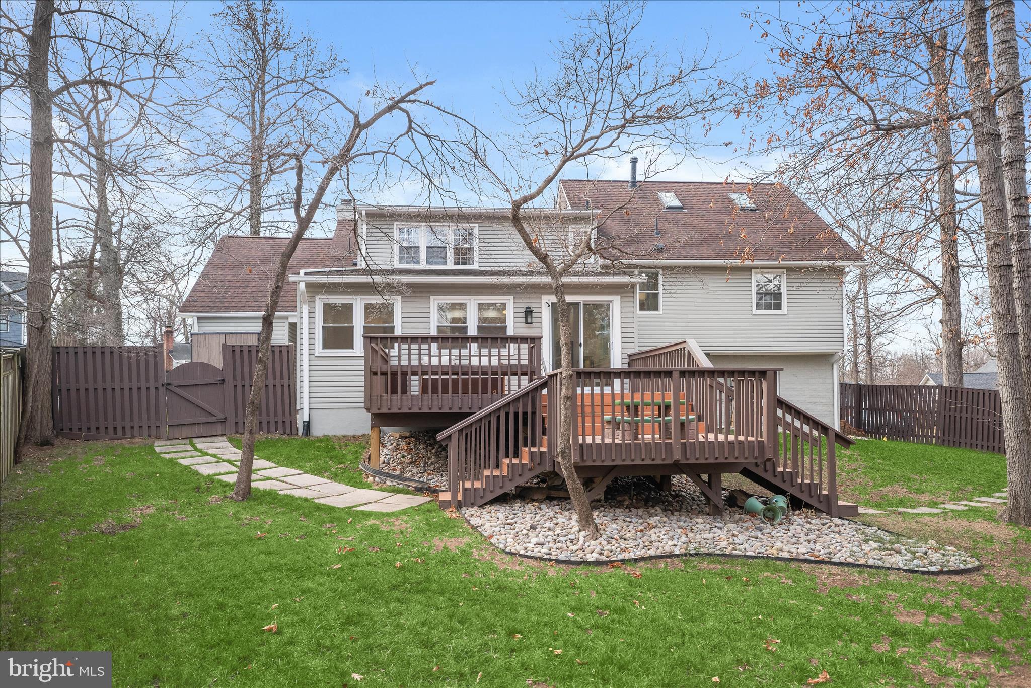 VICTORIA WOODS - Residential