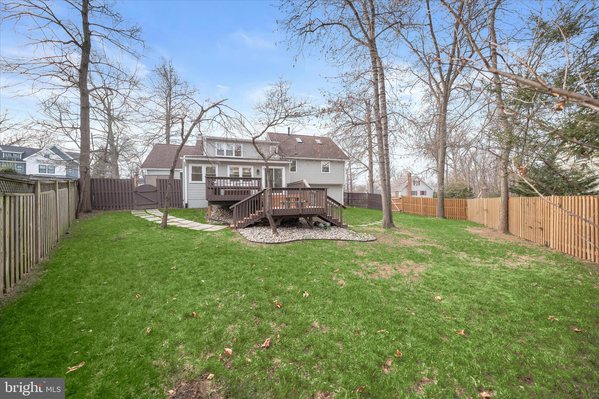 VICTORIA WOODS - Residential