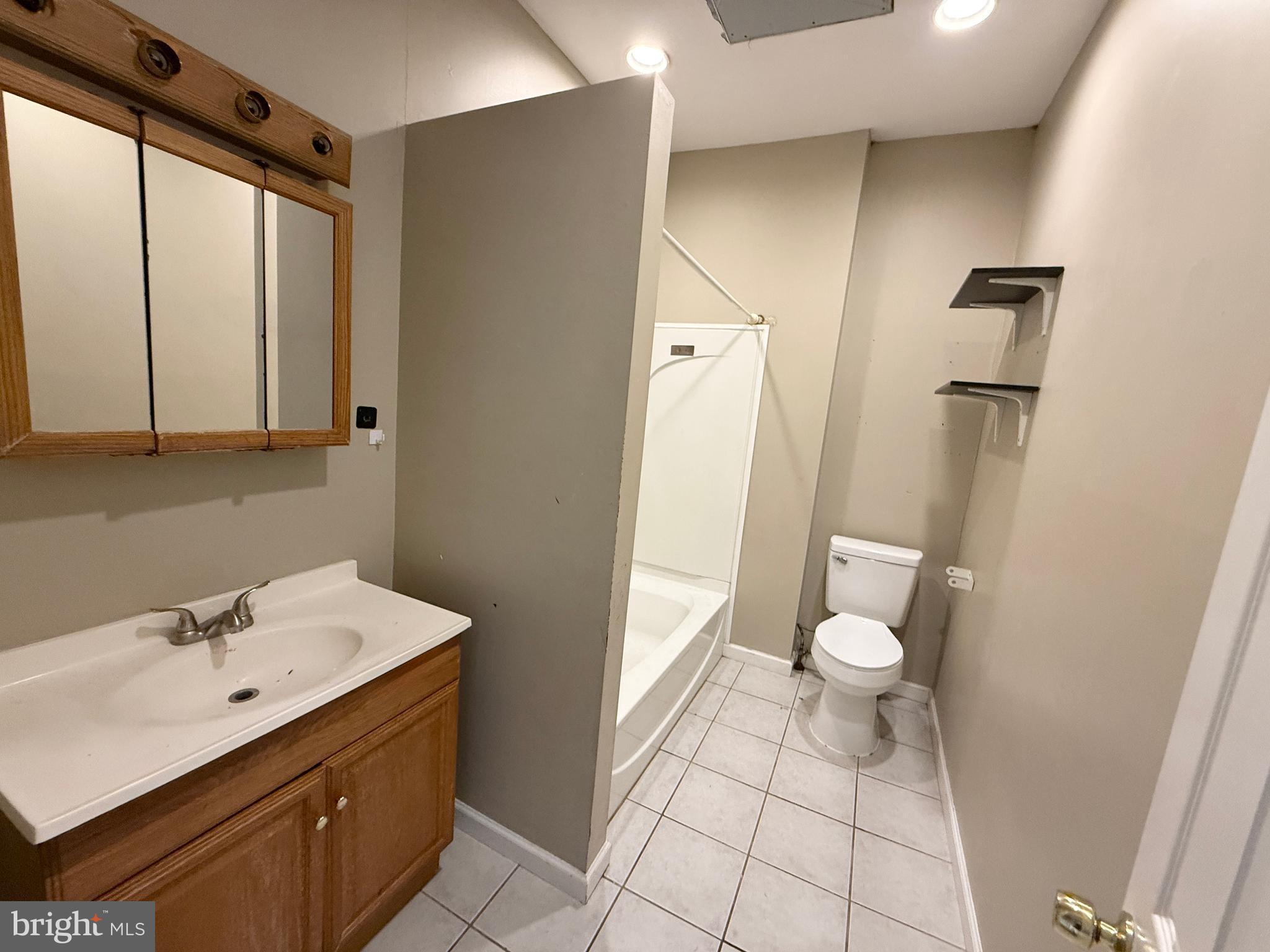 OXFORD CIRCLE - Residential