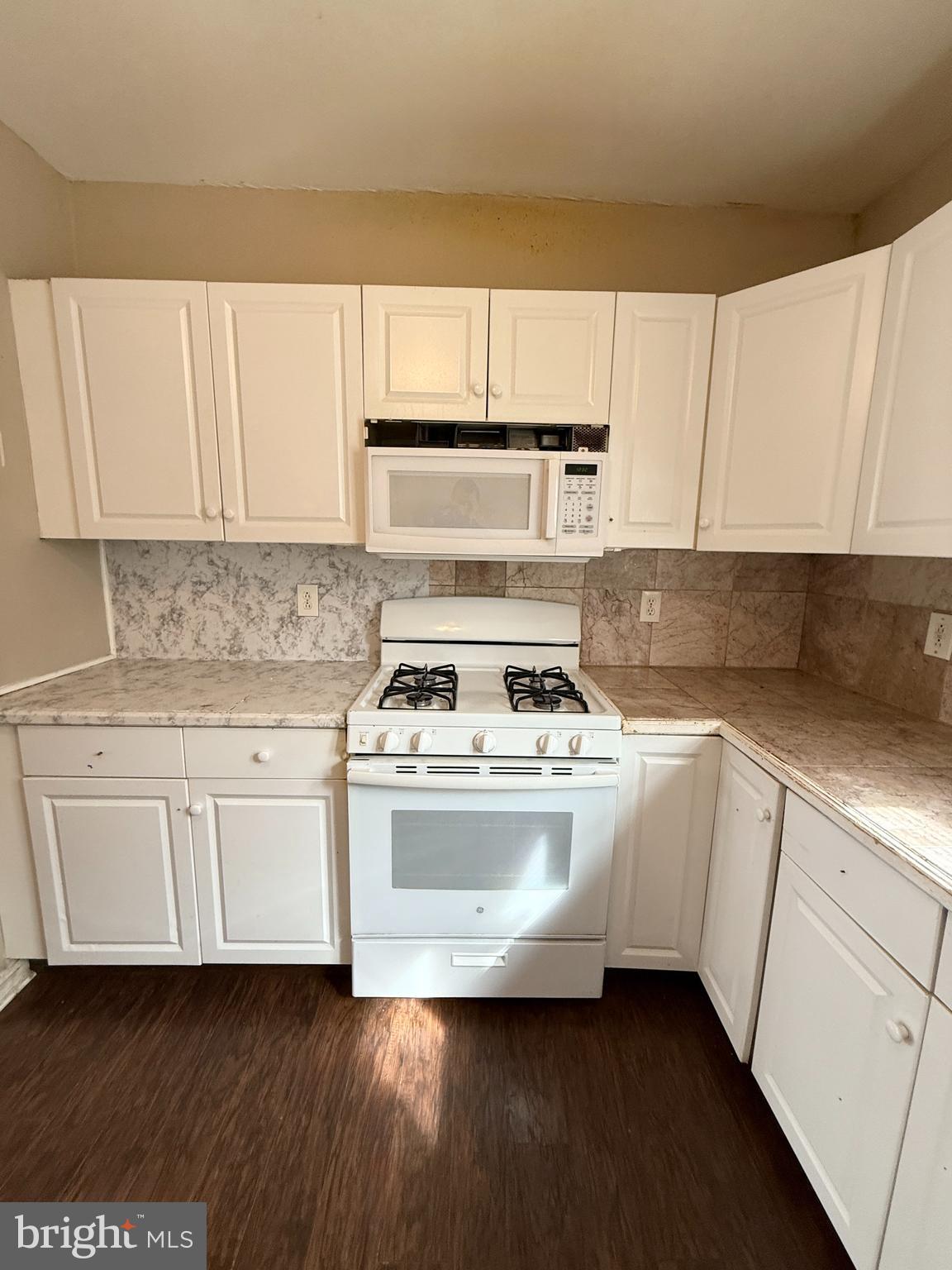OXFORD CIRCLE - Residential