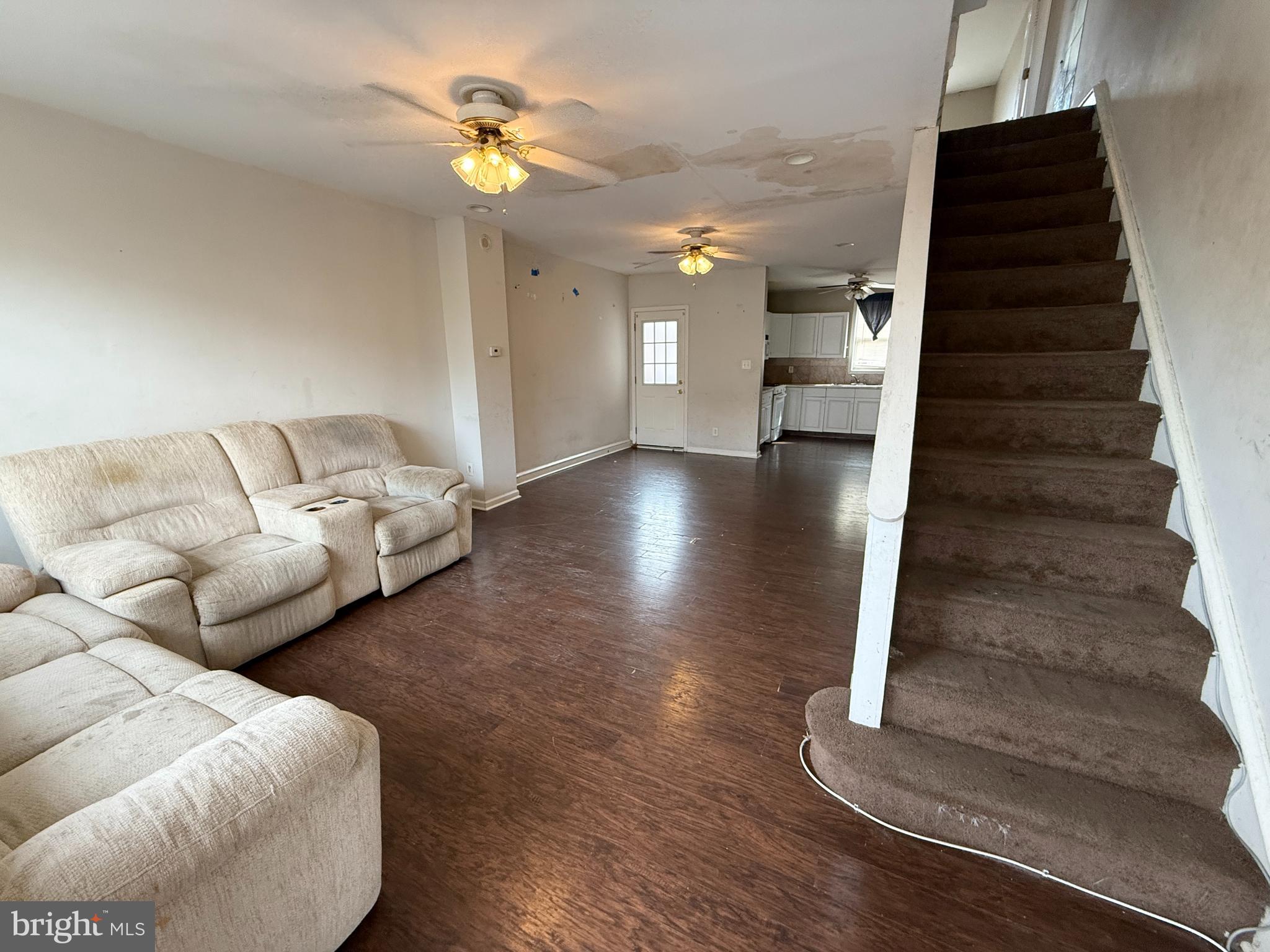 OXFORD CIRCLE - Residential