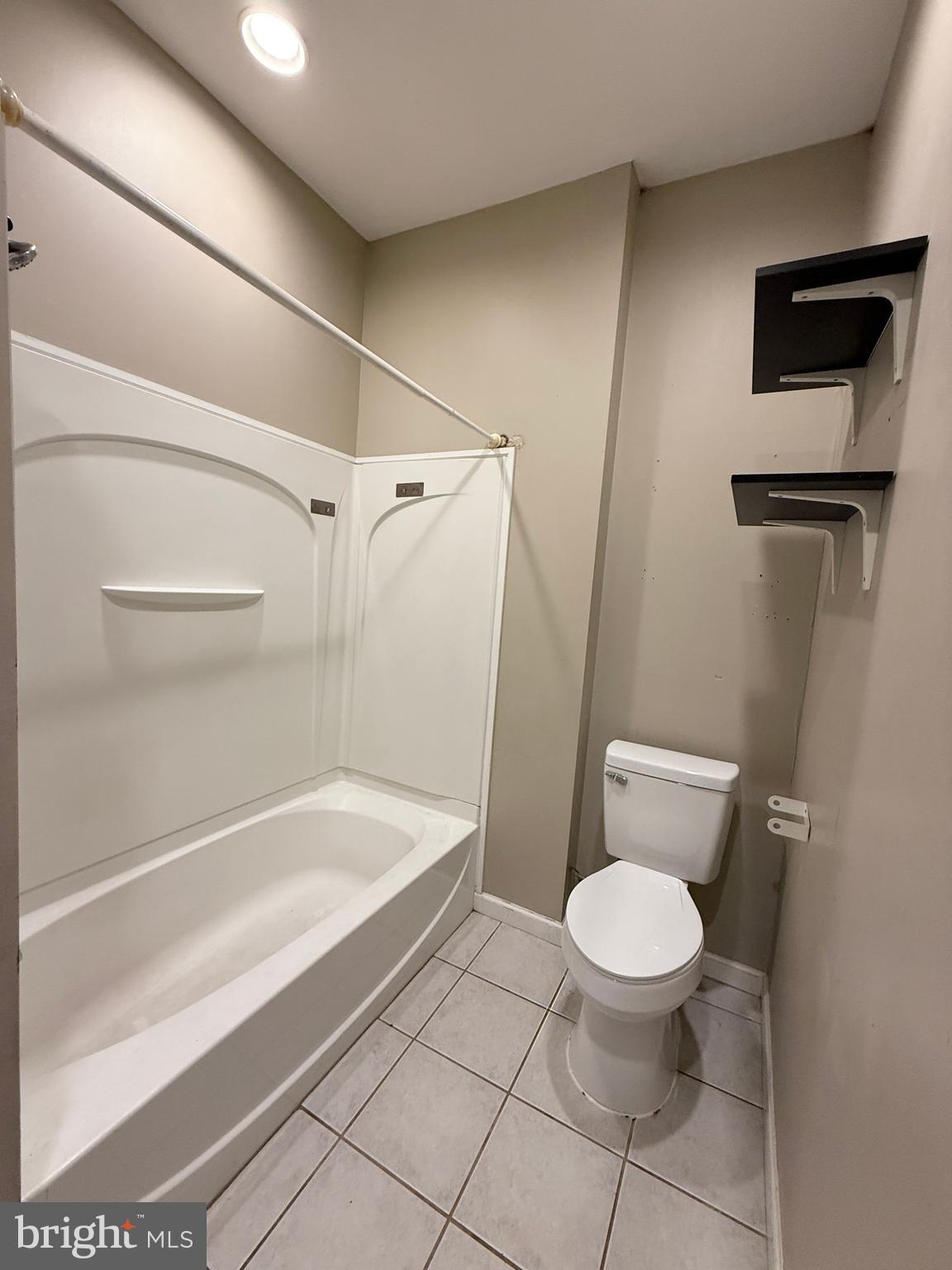 OXFORD CIRCLE - Residential