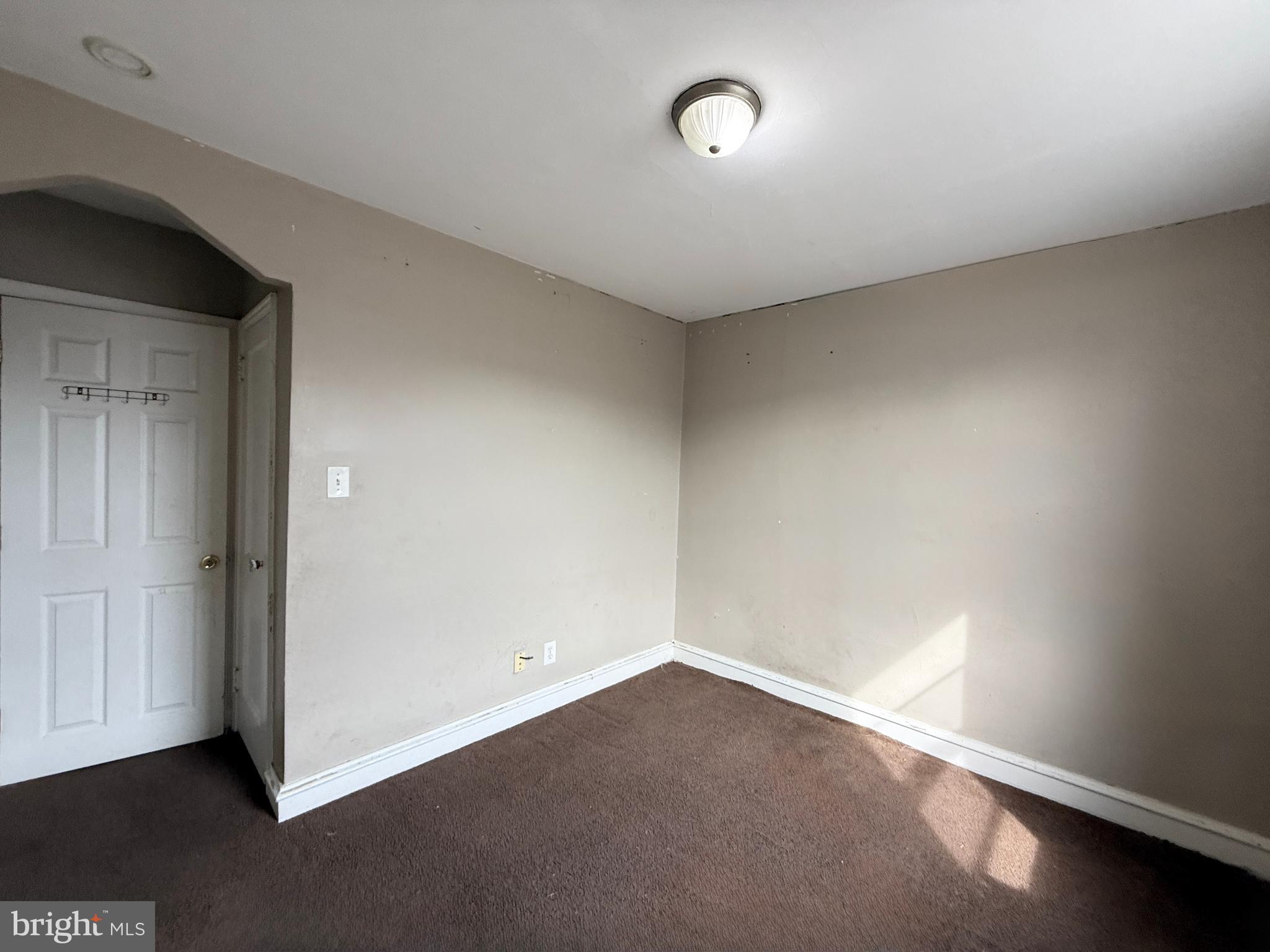 OXFORD CIRCLE - Residential
