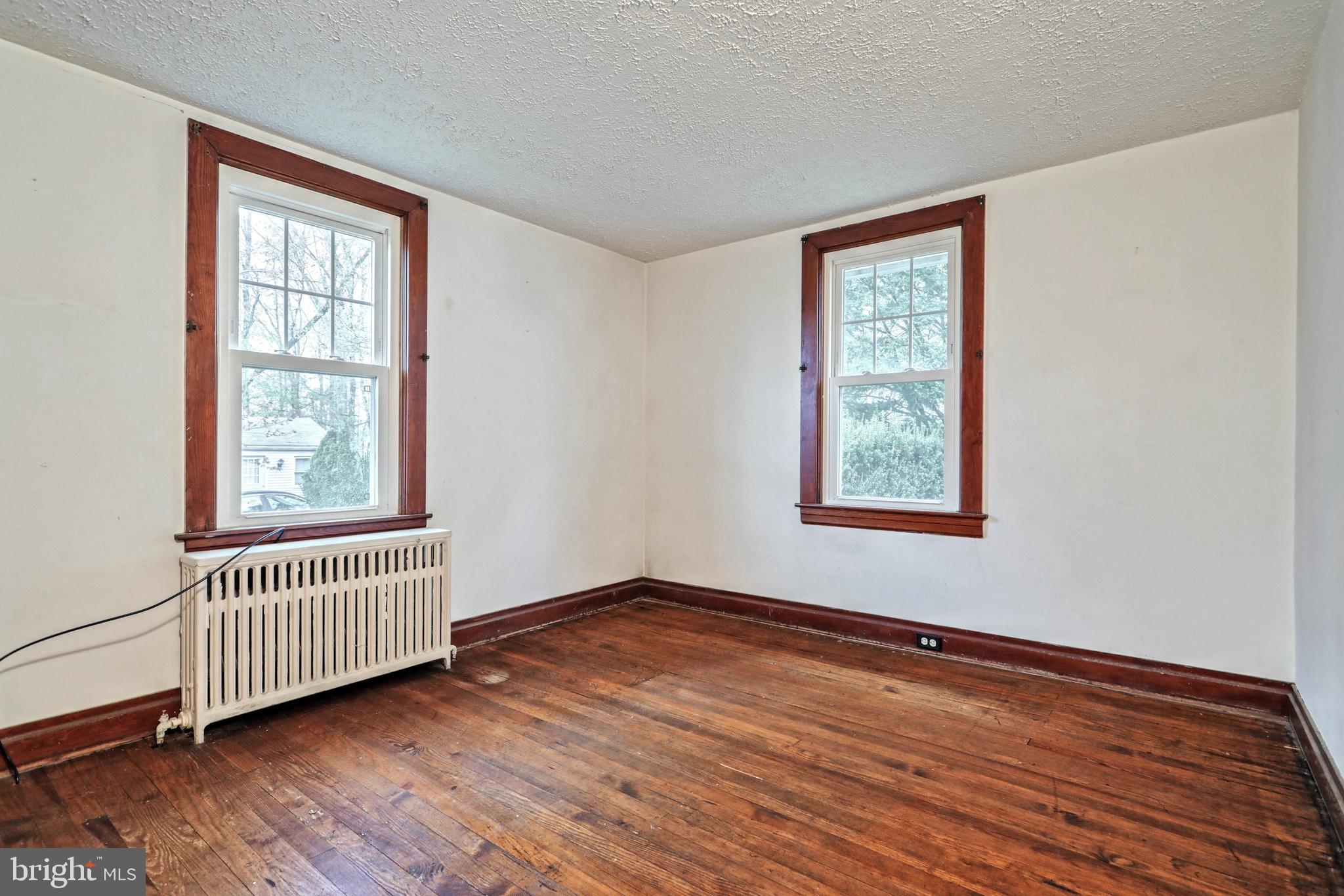 LEADER HEIGHTS - Residential