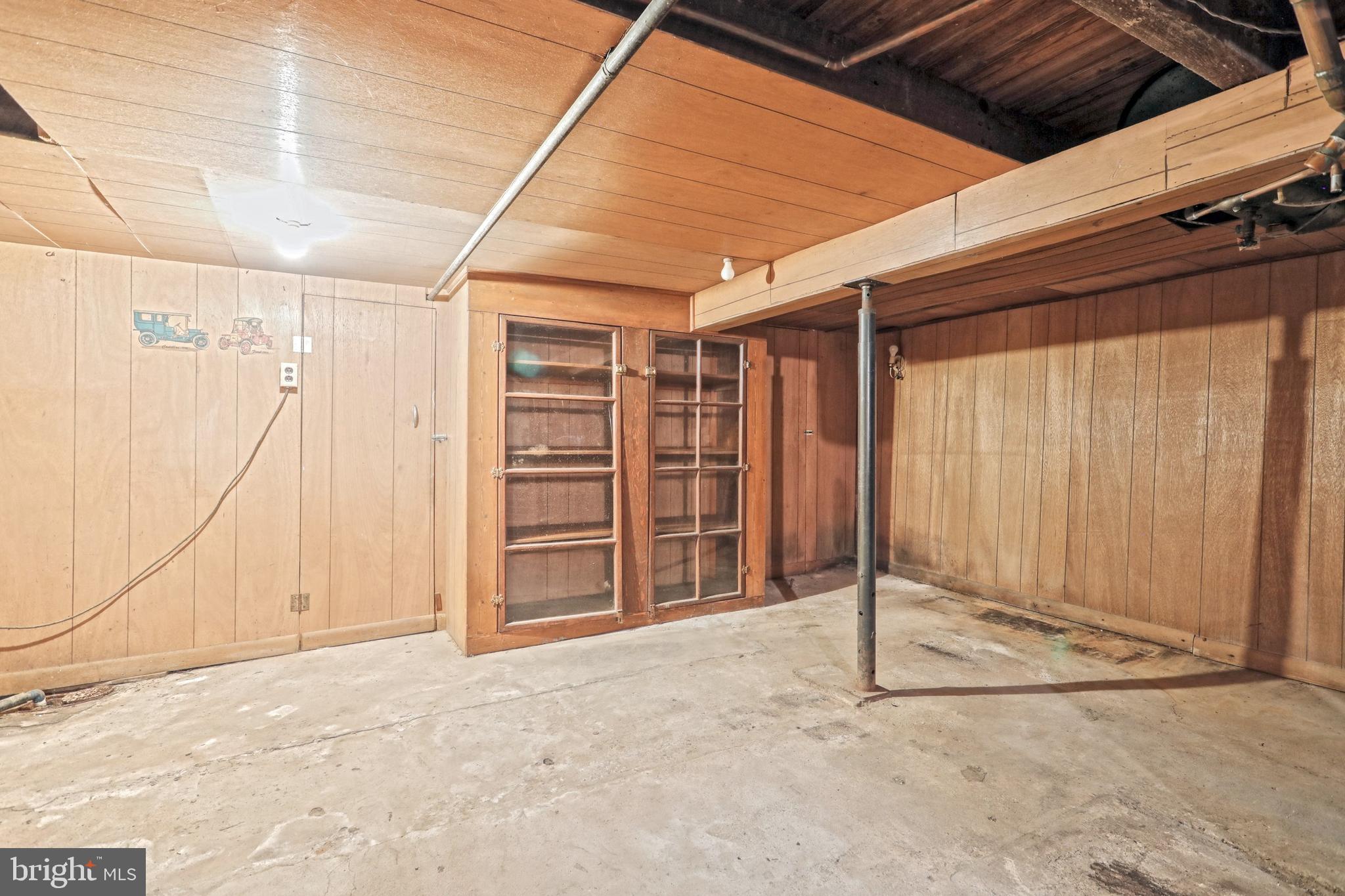 LEADER HEIGHTS - Residential