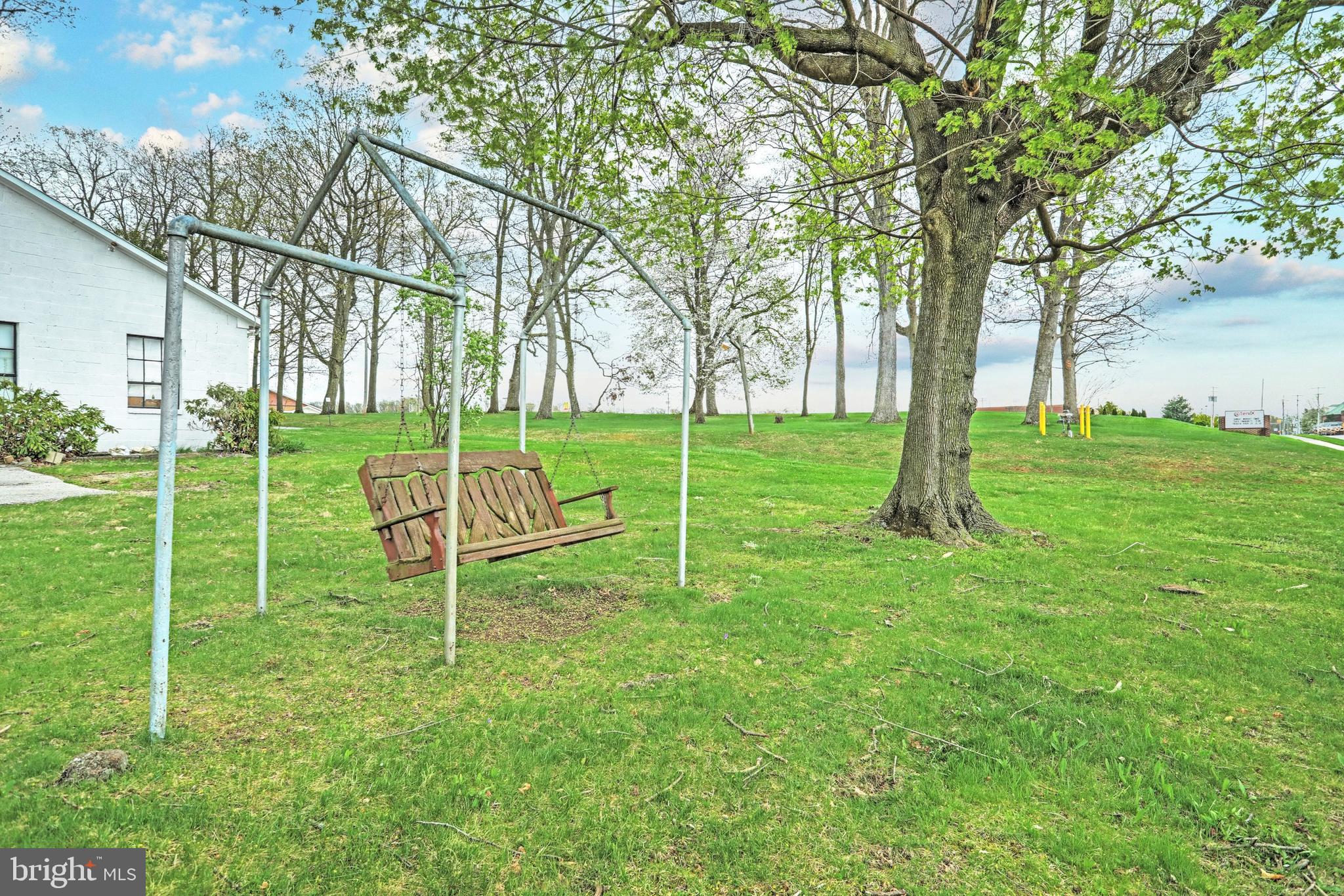 LEADER HEIGHTS - Residential