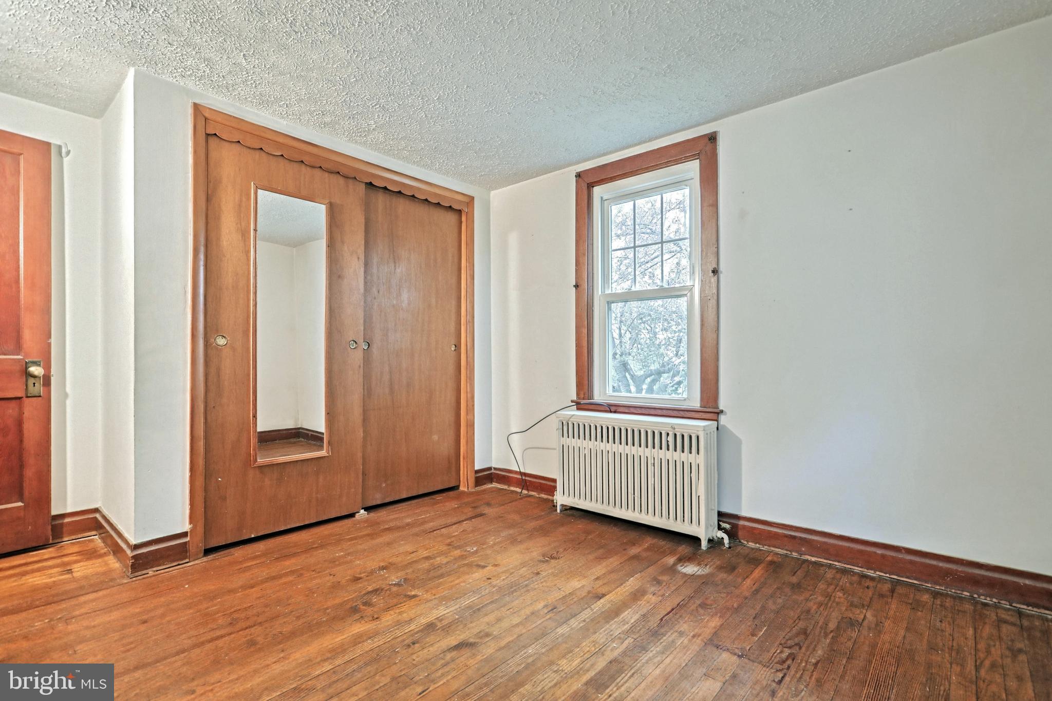 LEADER HEIGHTS - Residential