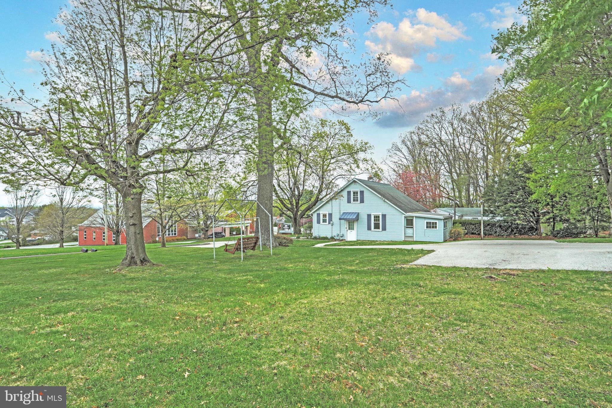 LEADER HEIGHTS - Residential