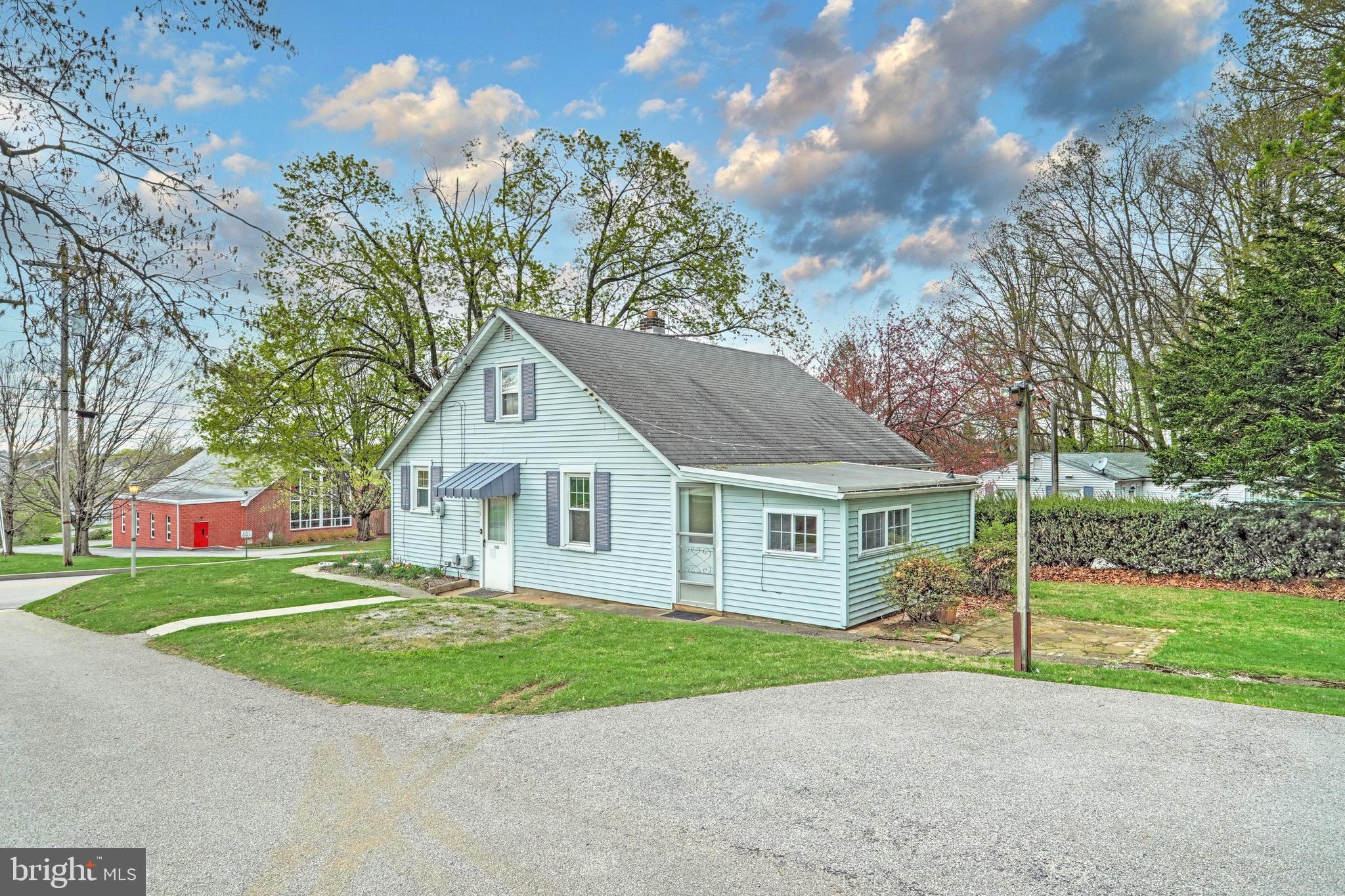 LEADER HEIGHTS - Residential