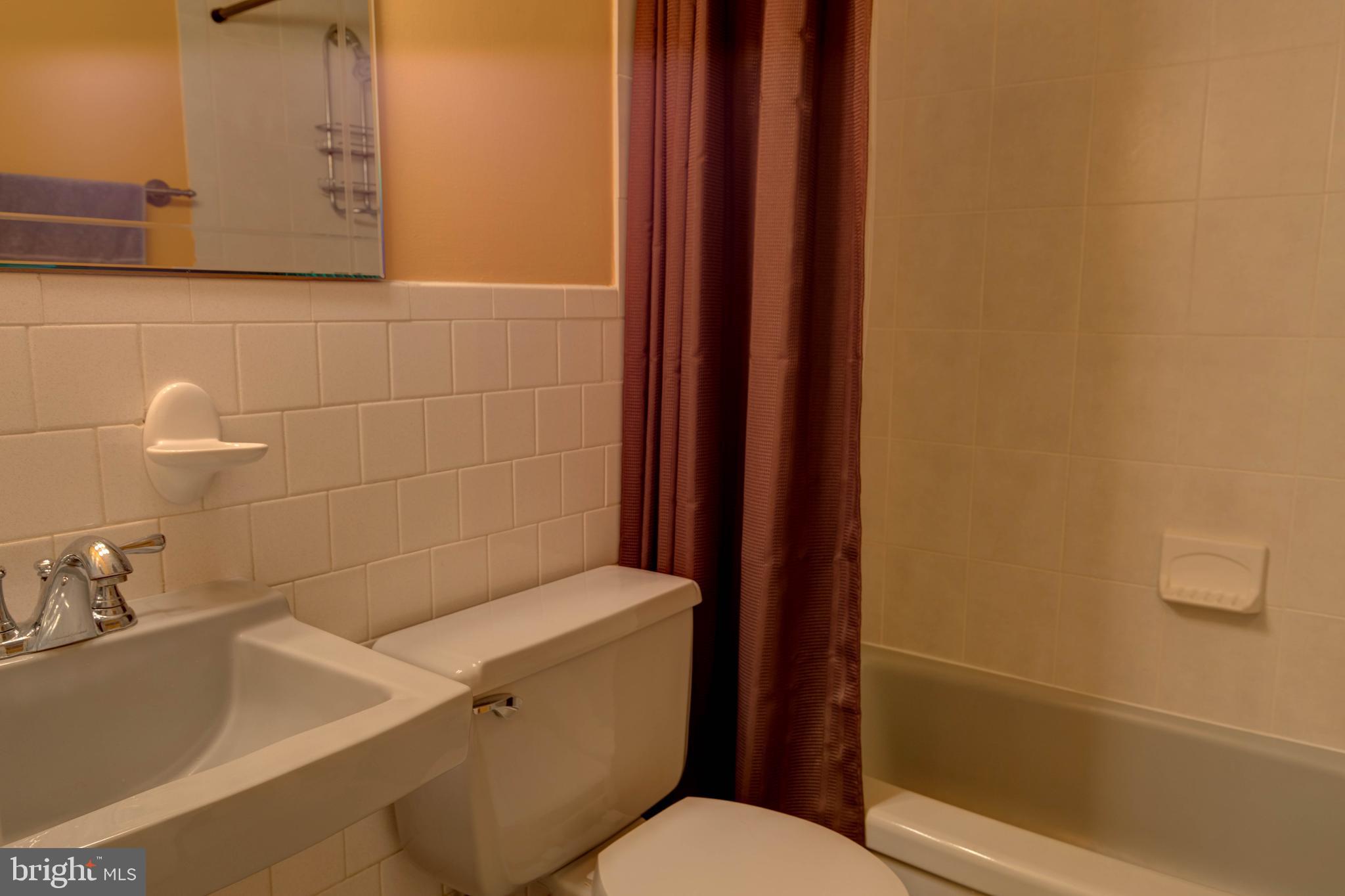 IVYMOUNT COURT - Residential