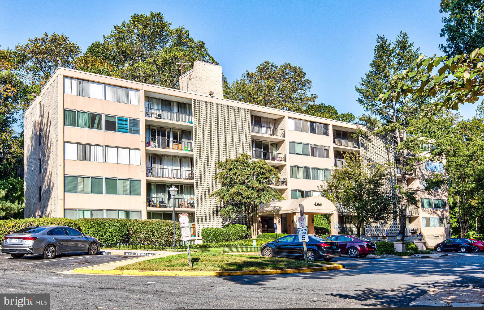 IVYMOUNT COURT - Residential