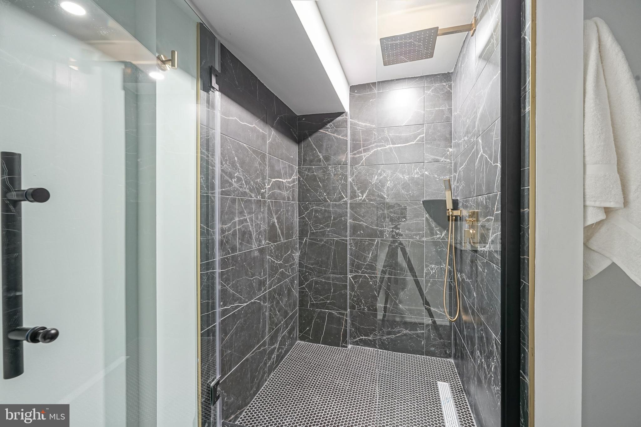 FAIRMOUNT - Residential