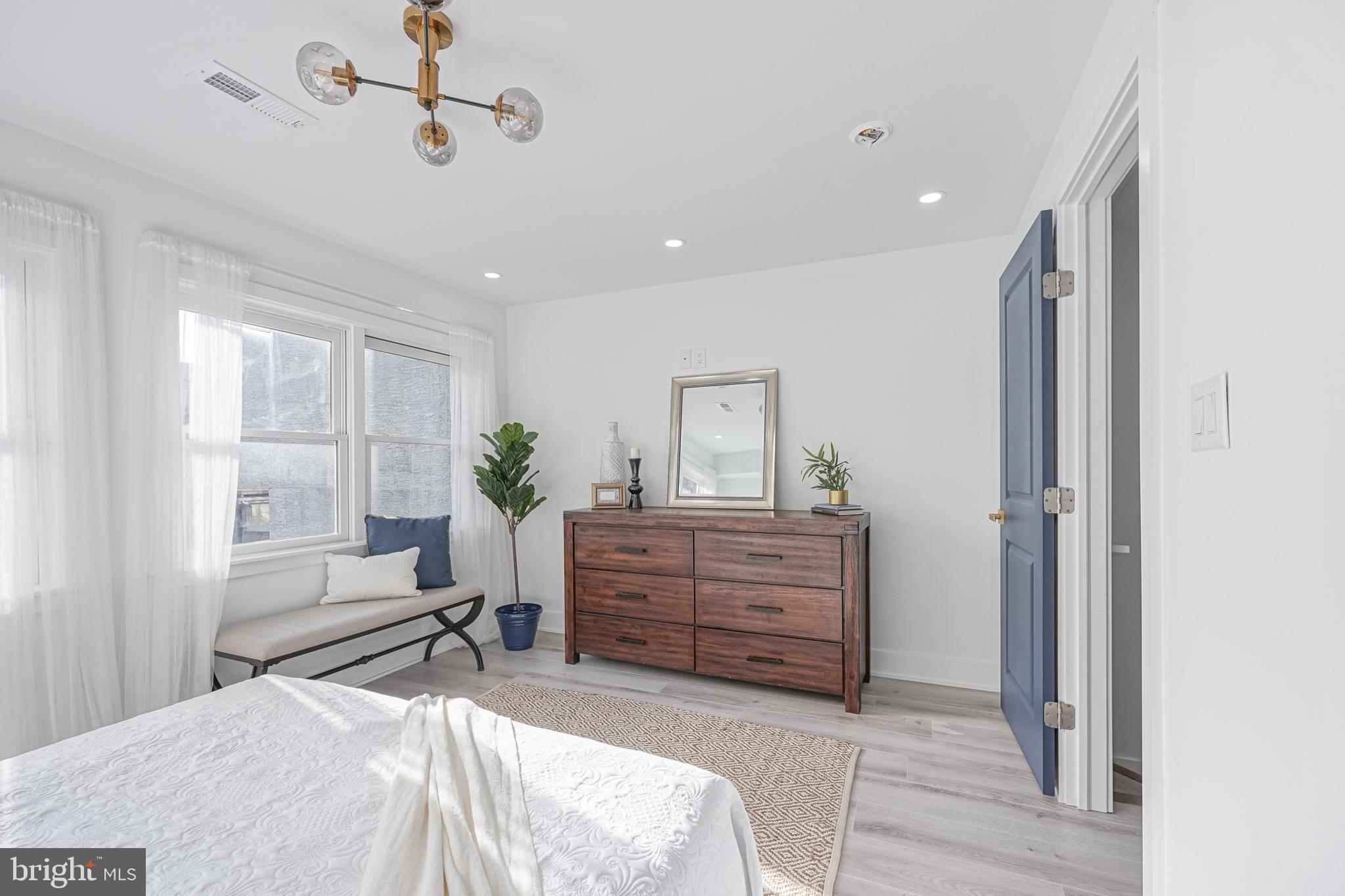 FAIRMOUNT - Residential