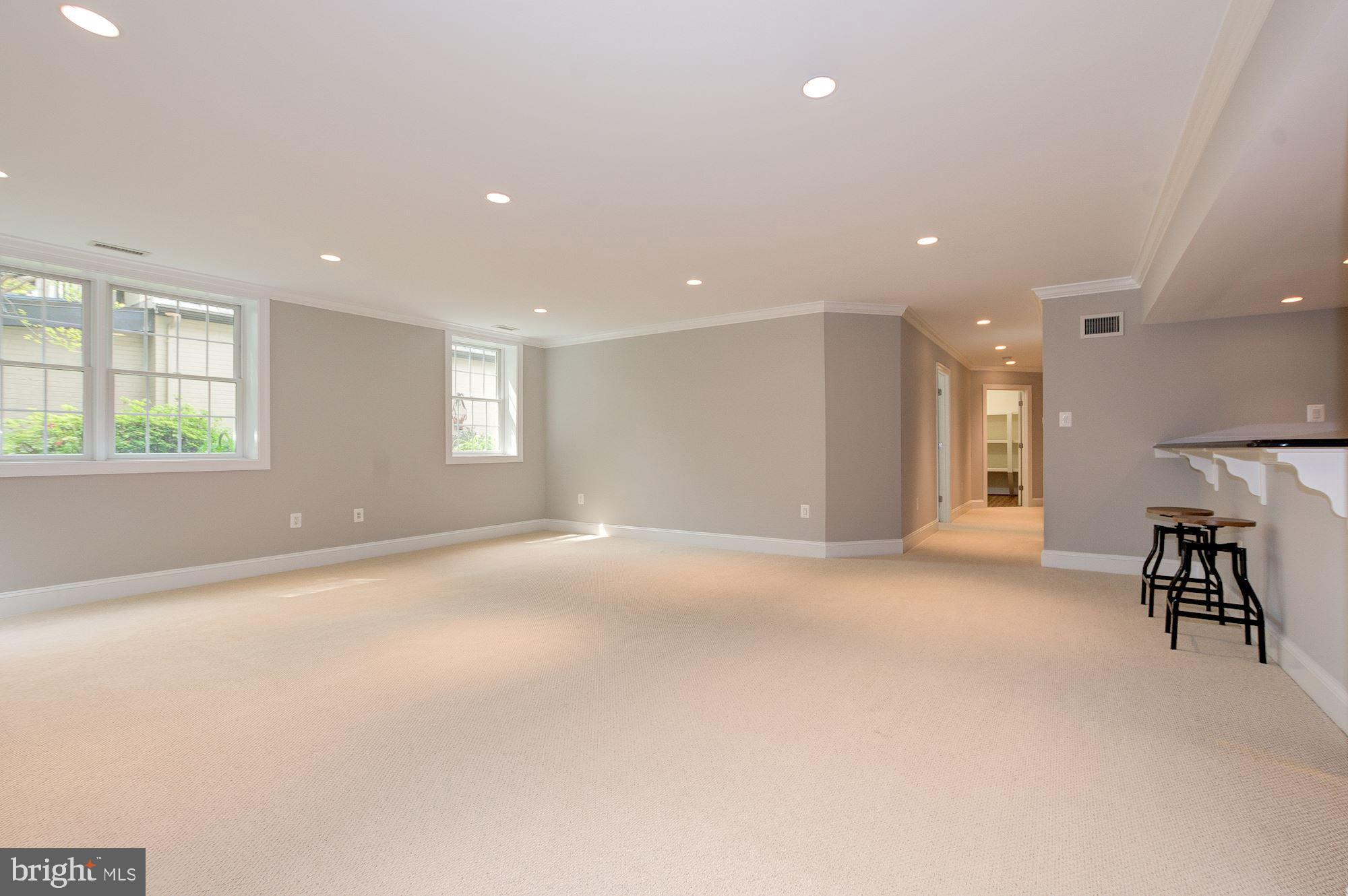 COUNTRY CLUB HILLS - Residential