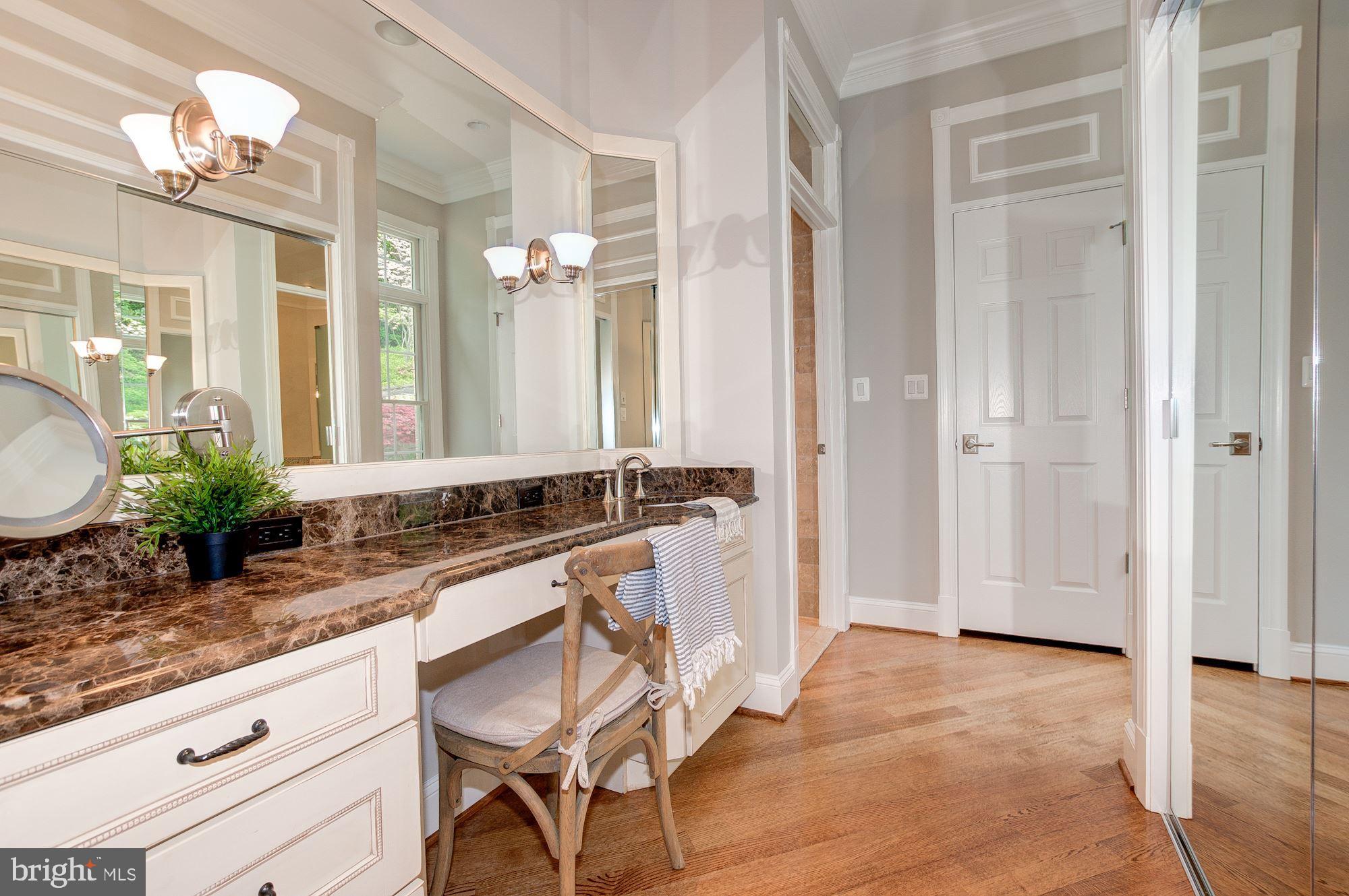 COUNTRY CLUB HILLS - Residential