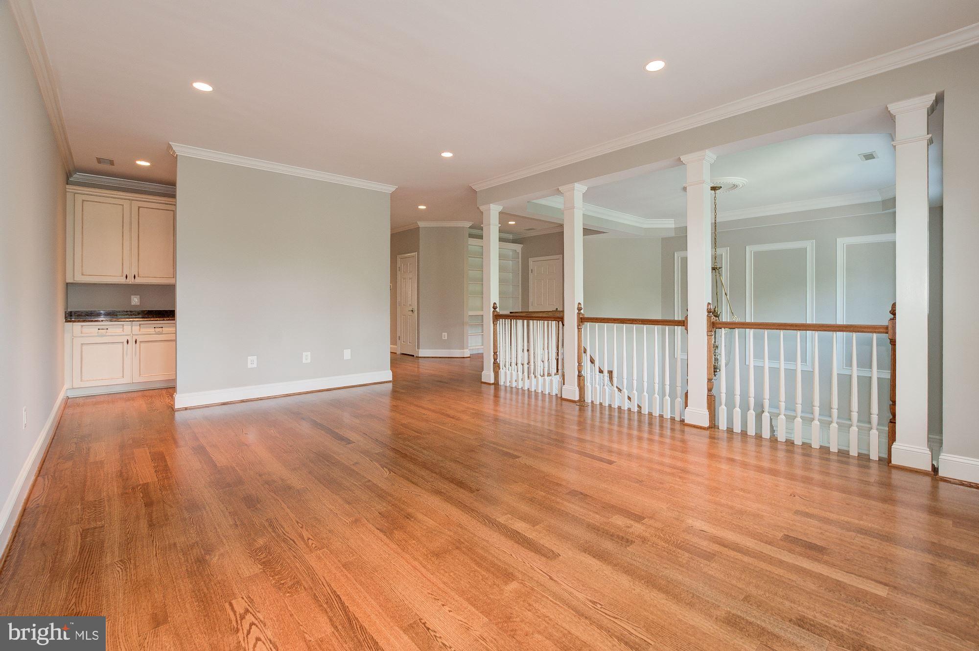 COUNTRY CLUB HILLS - Residential