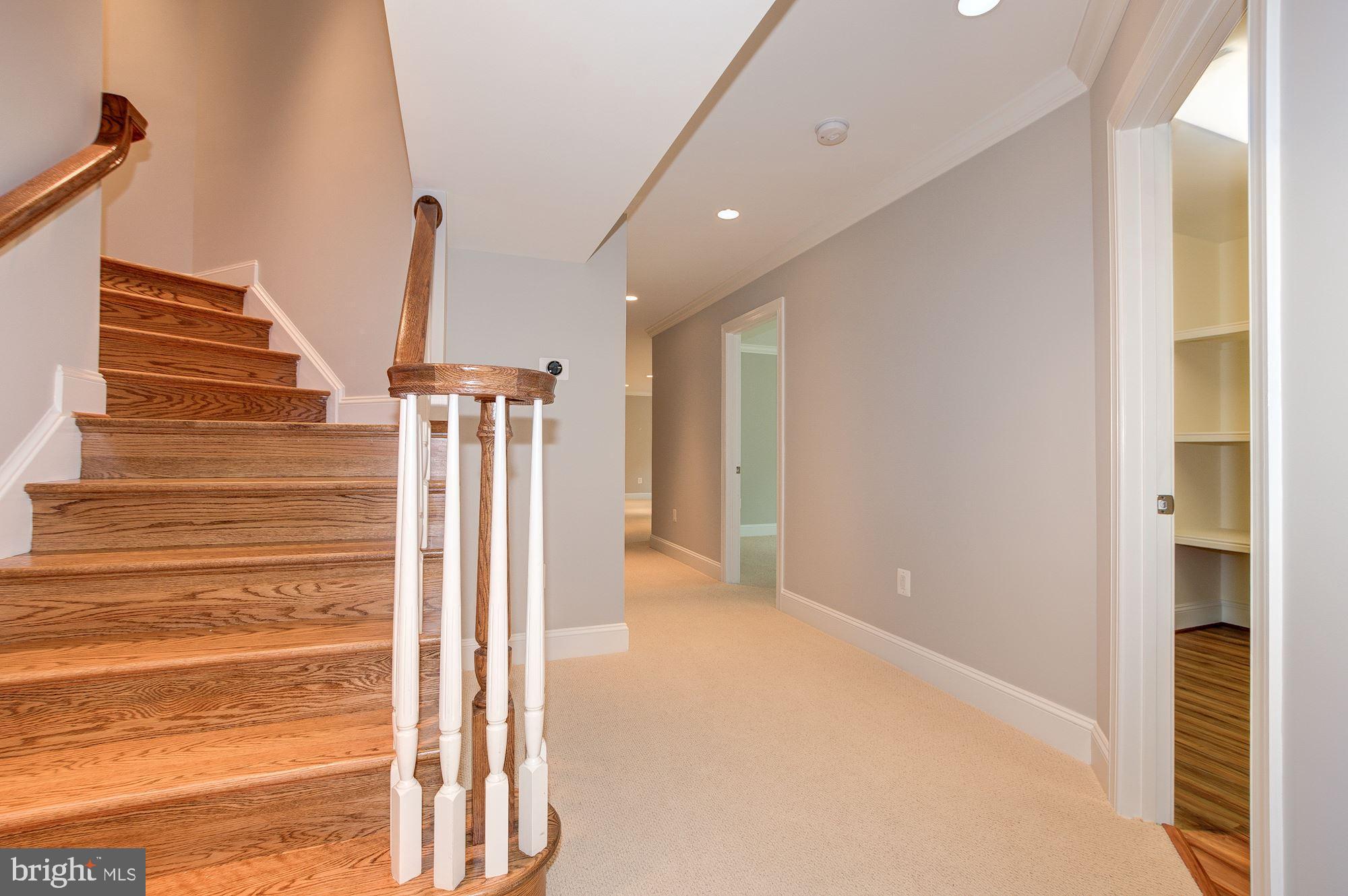 COUNTRY CLUB HILLS - Residential