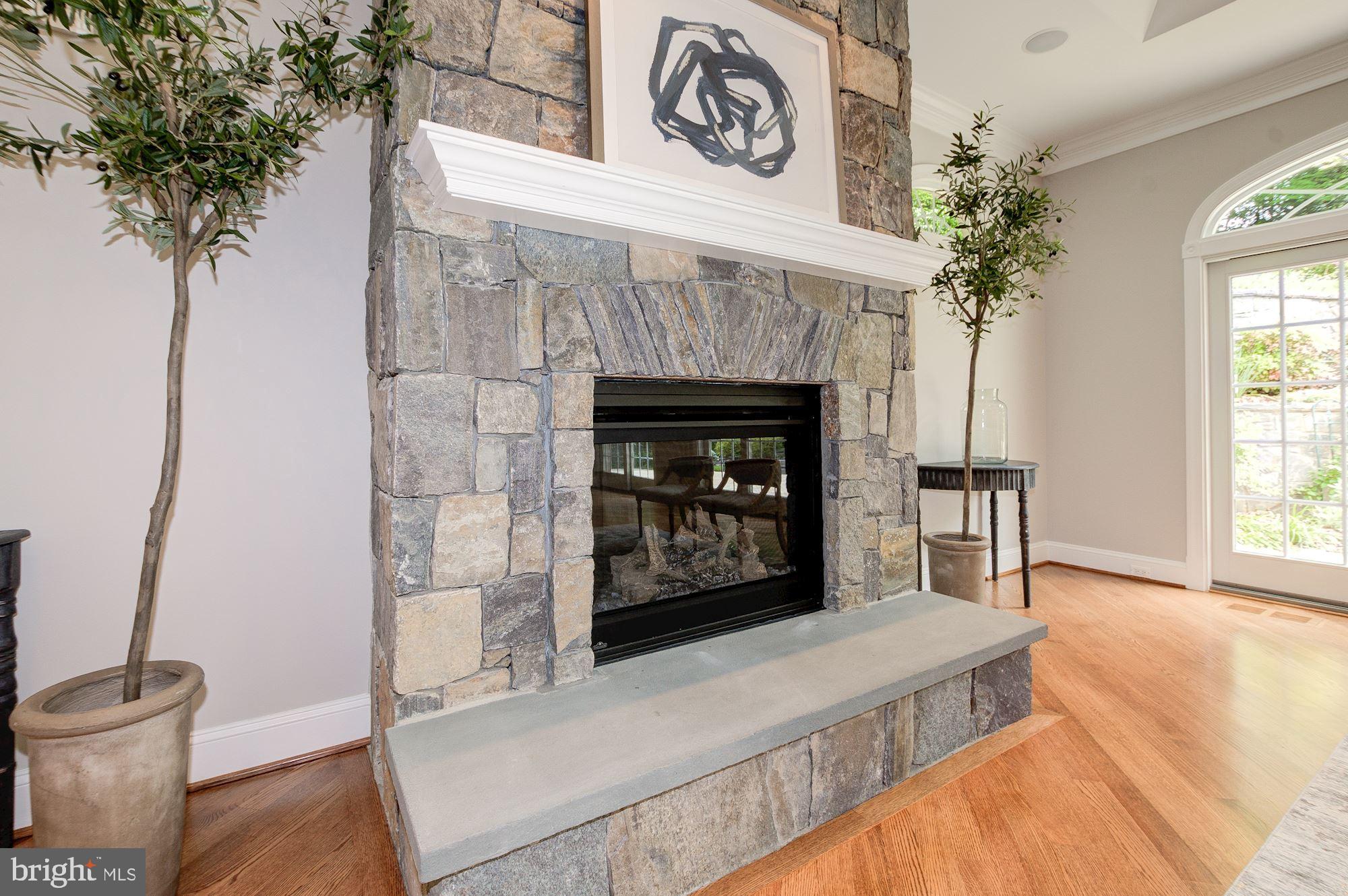 COUNTRY CLUB HILLS - Residential