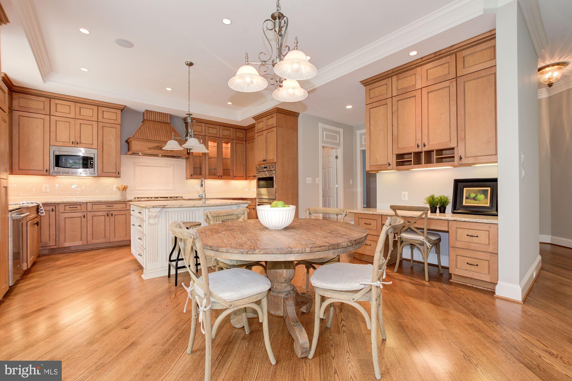 COUNTRY CLUB HILLS - Residential