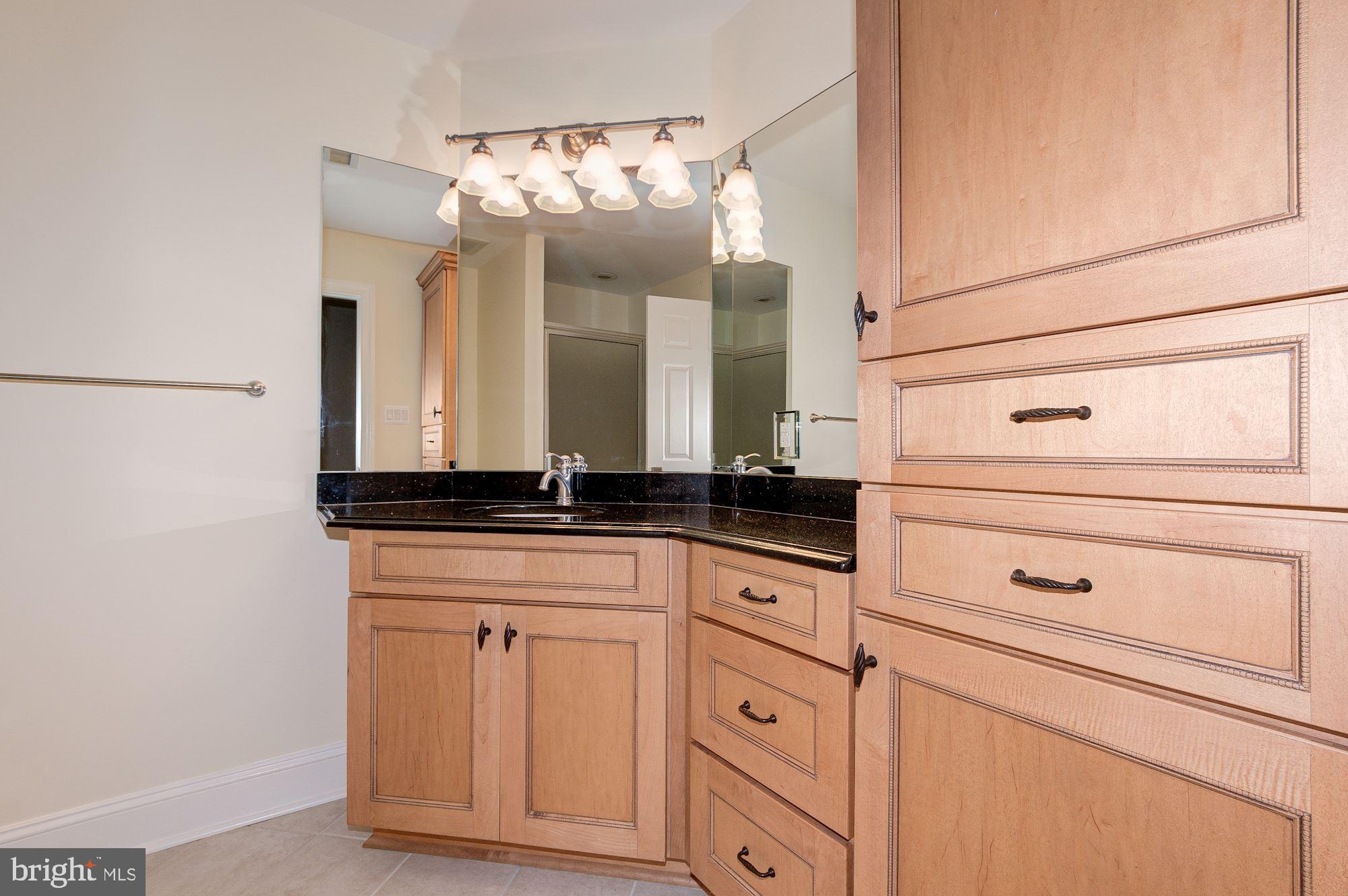 COUNTRY CLUB HILLS - Residential