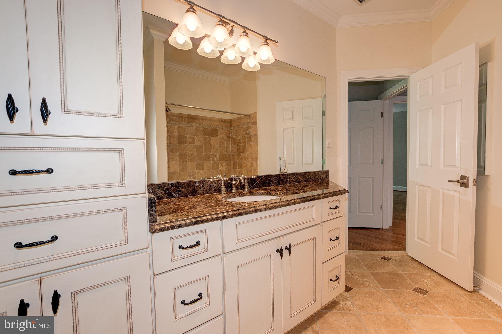 COUNTRY CLUB HILLS - Residential