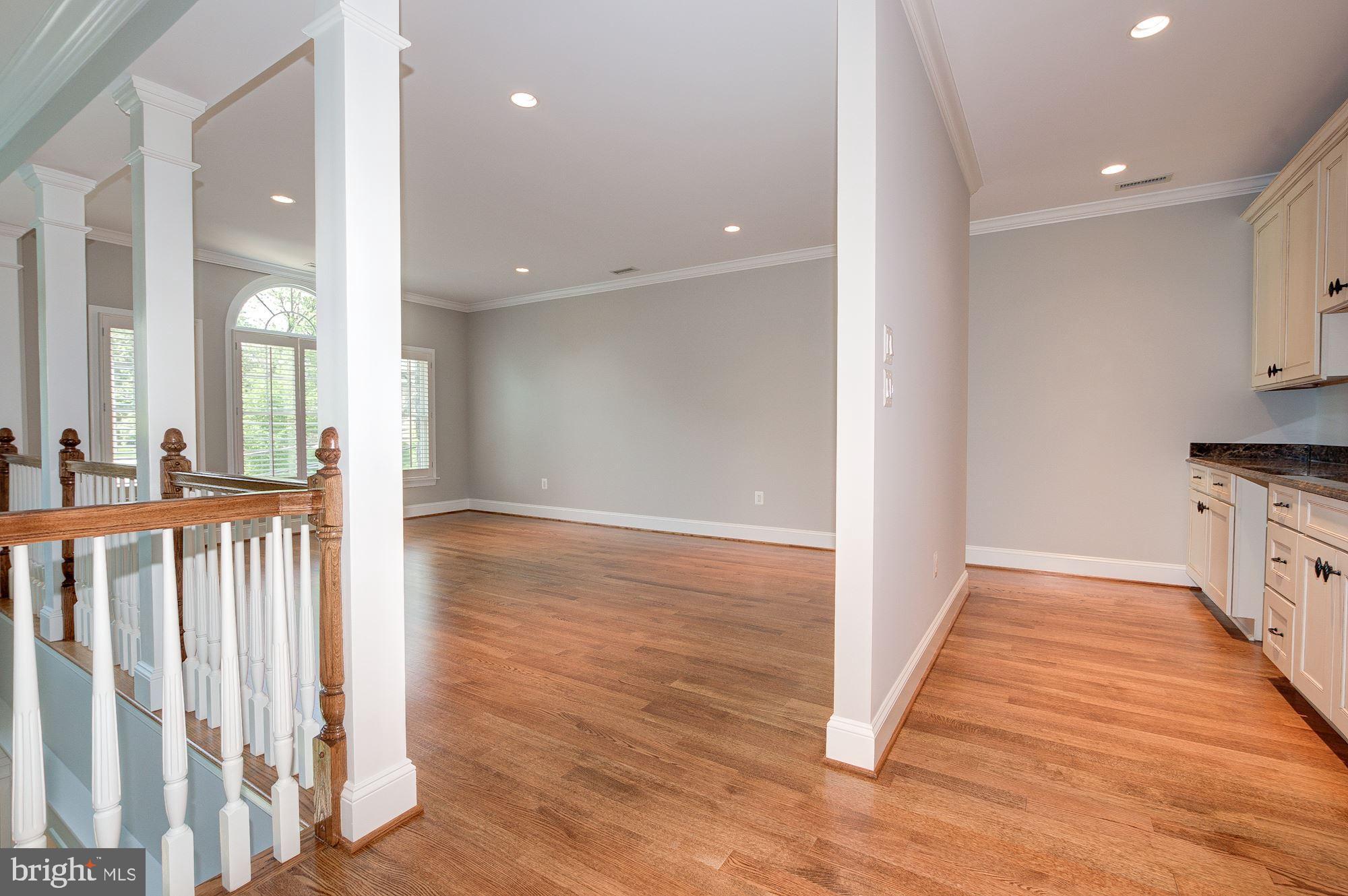 COUNTRY CLUB HILLS - Residential