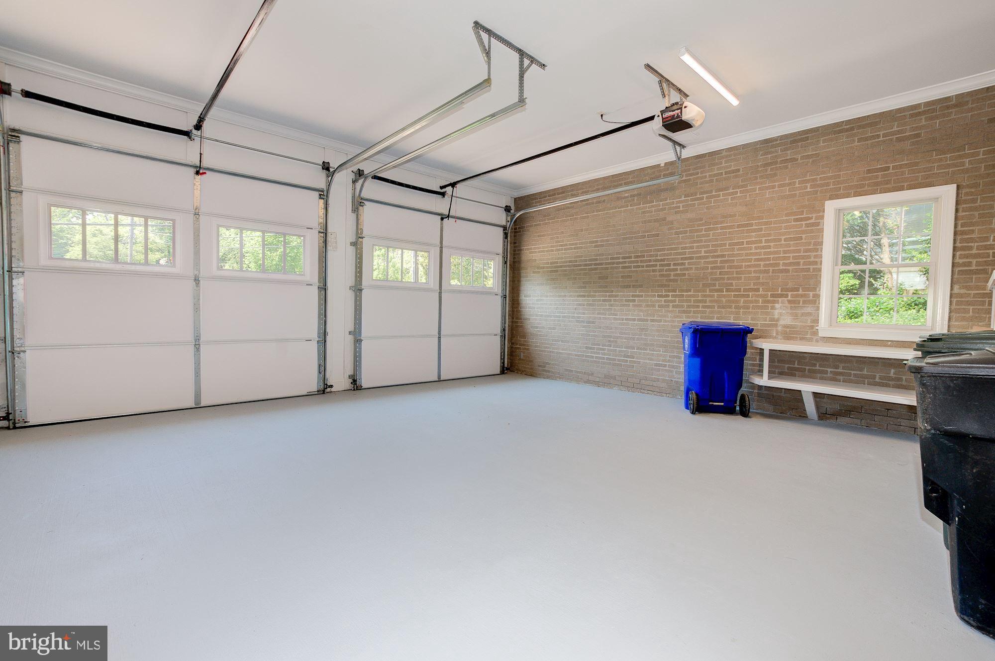 COUNTRY CLUB HILLS - Residential