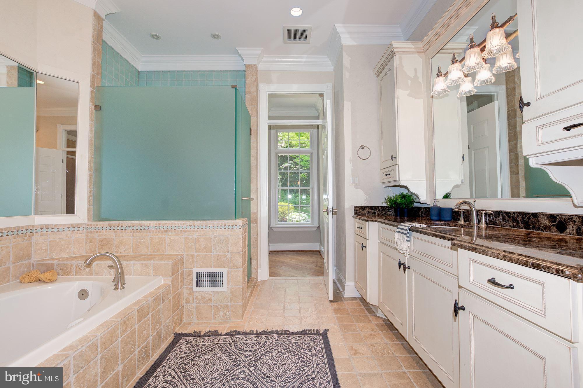 COUNTRY CLUB HILLS - Residential