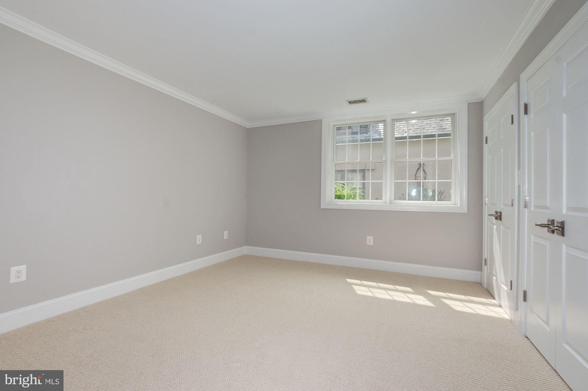 COUNTRY CLUB HILLS - Residential