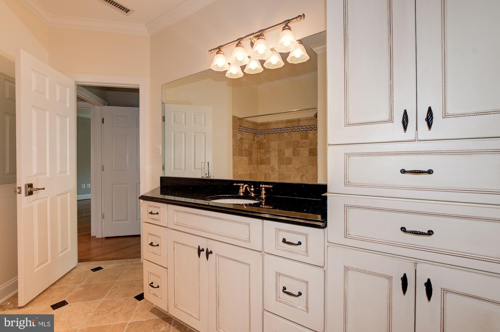 COUNTRY CLUB HILLS - Residential