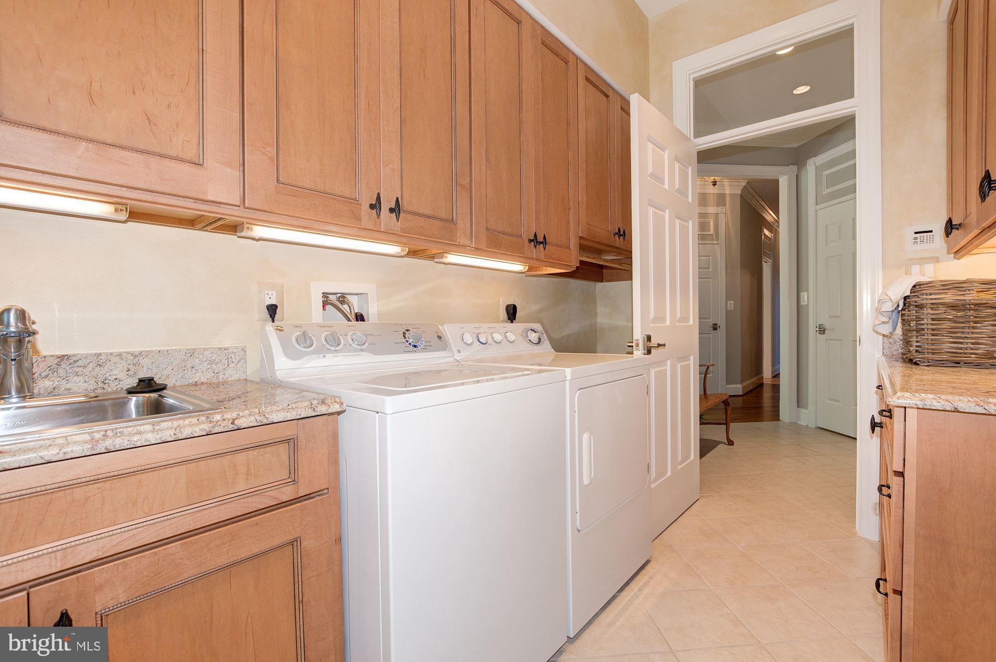 COUNTRY CLUB HILLS - Residential