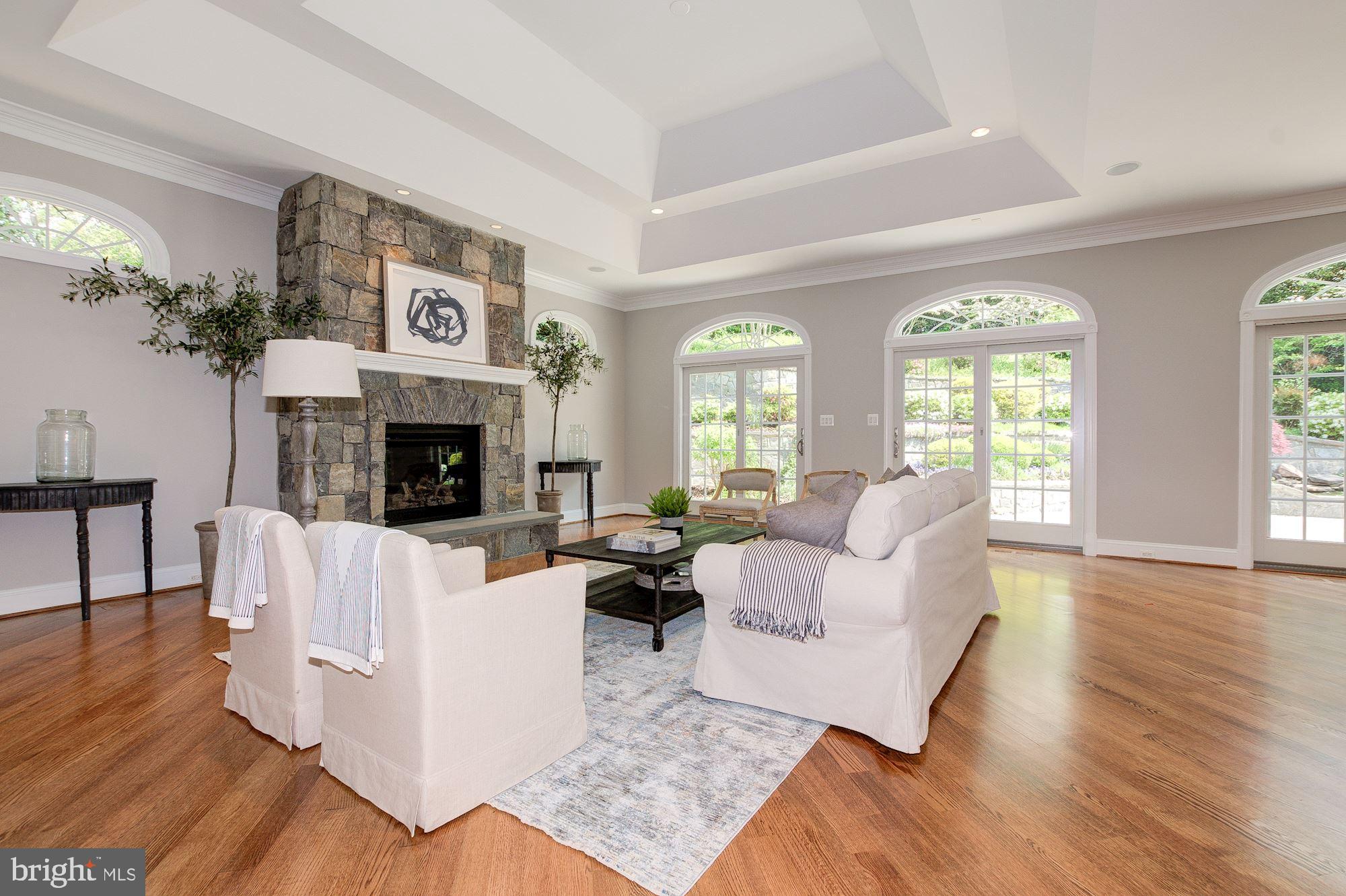 COUNTRY CLUB HILLS - Residential