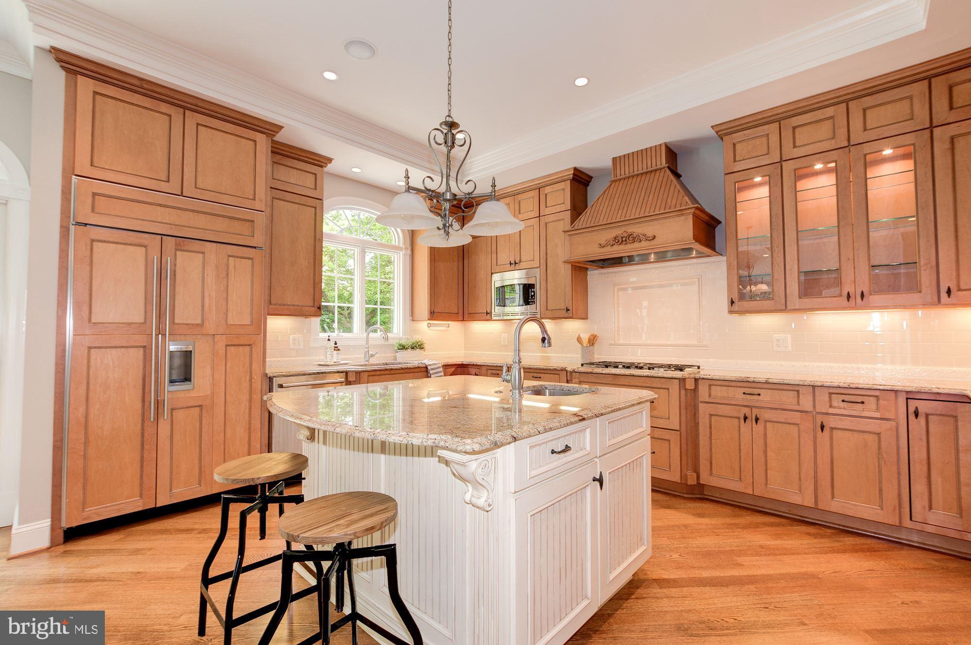 COUNTRY CLUB HILLS - Residential