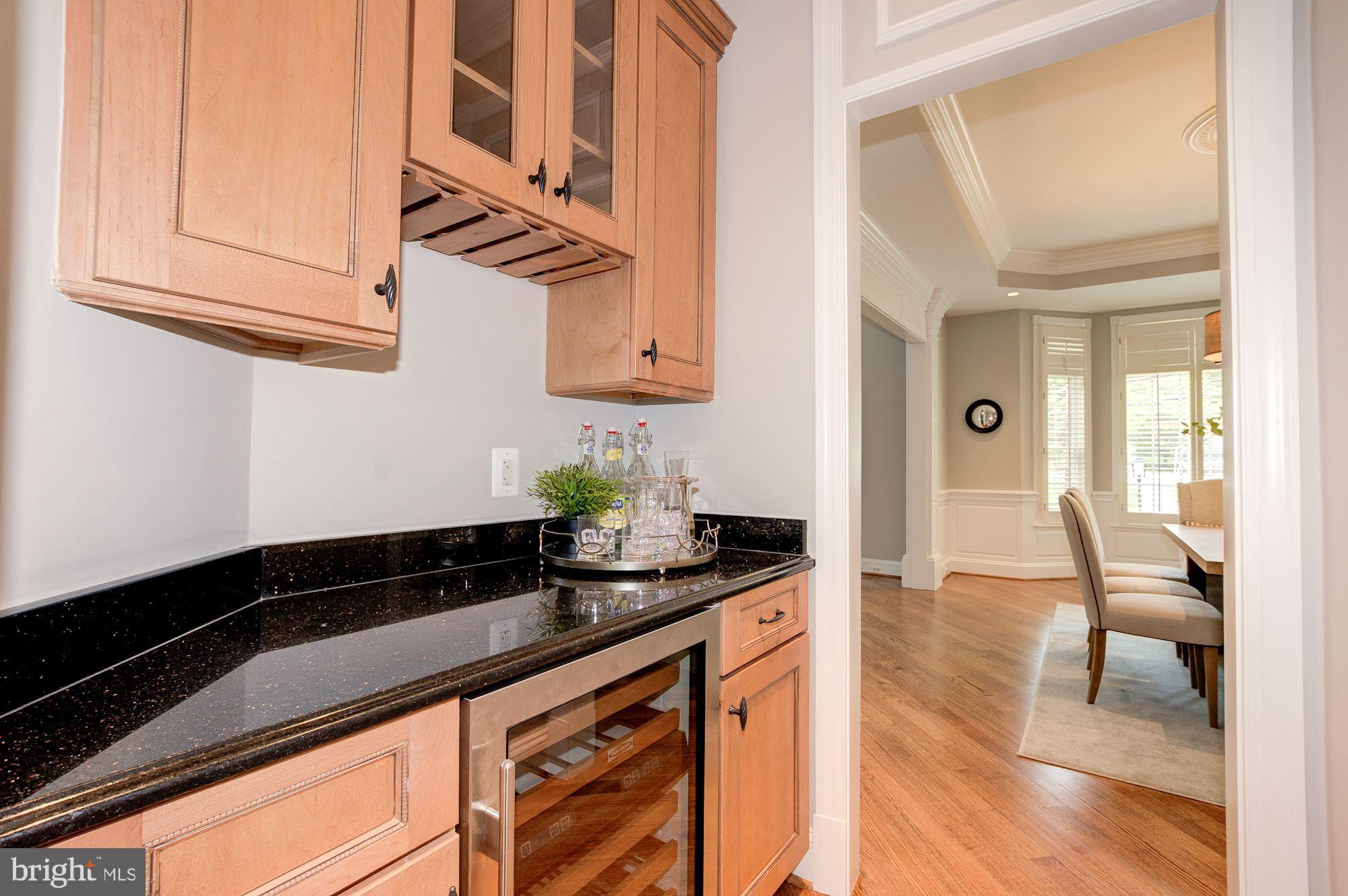 COUNTRY CLUB HILLS - Residential