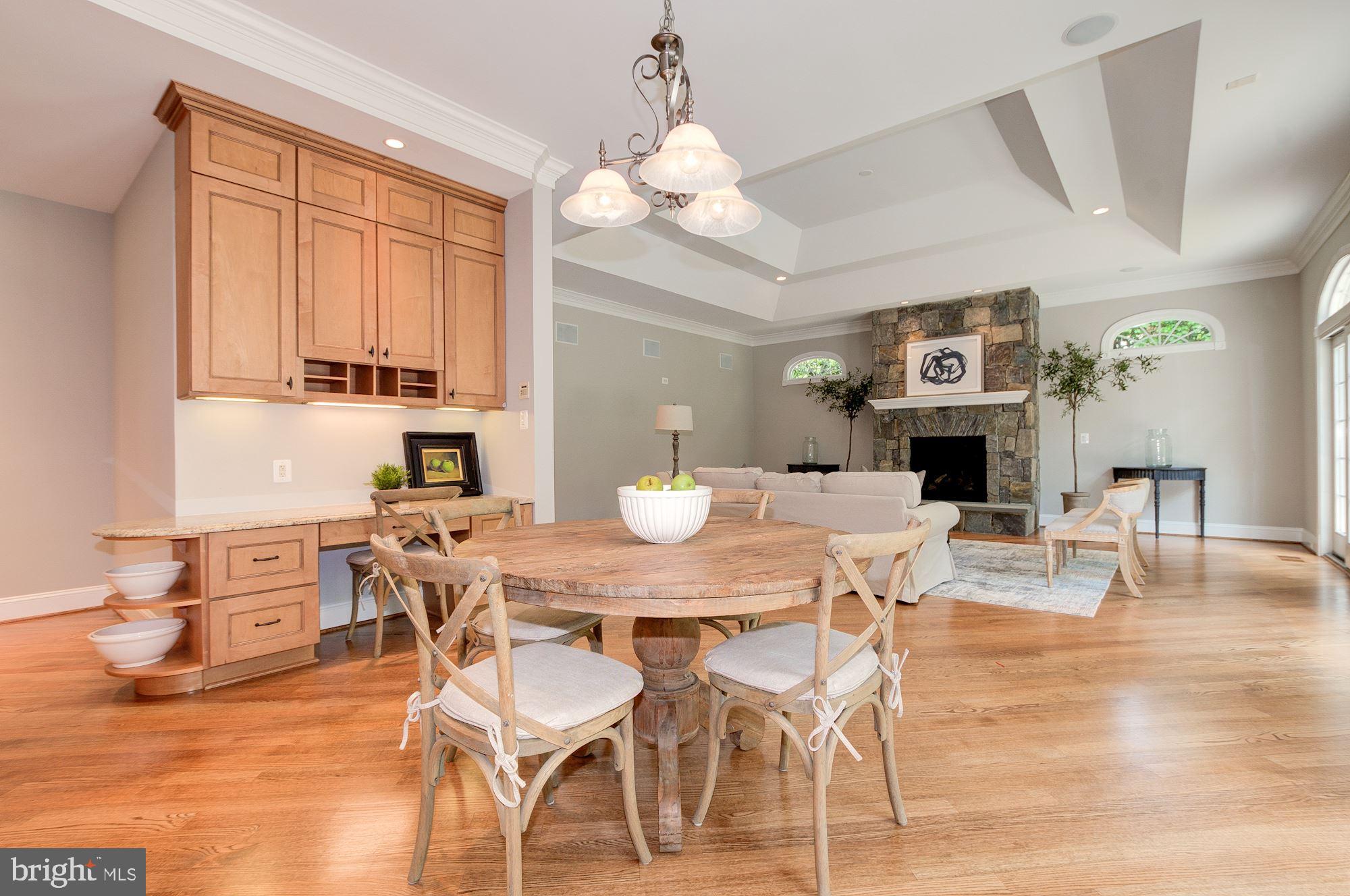 COUNTRY CLUB HILLS - Residential