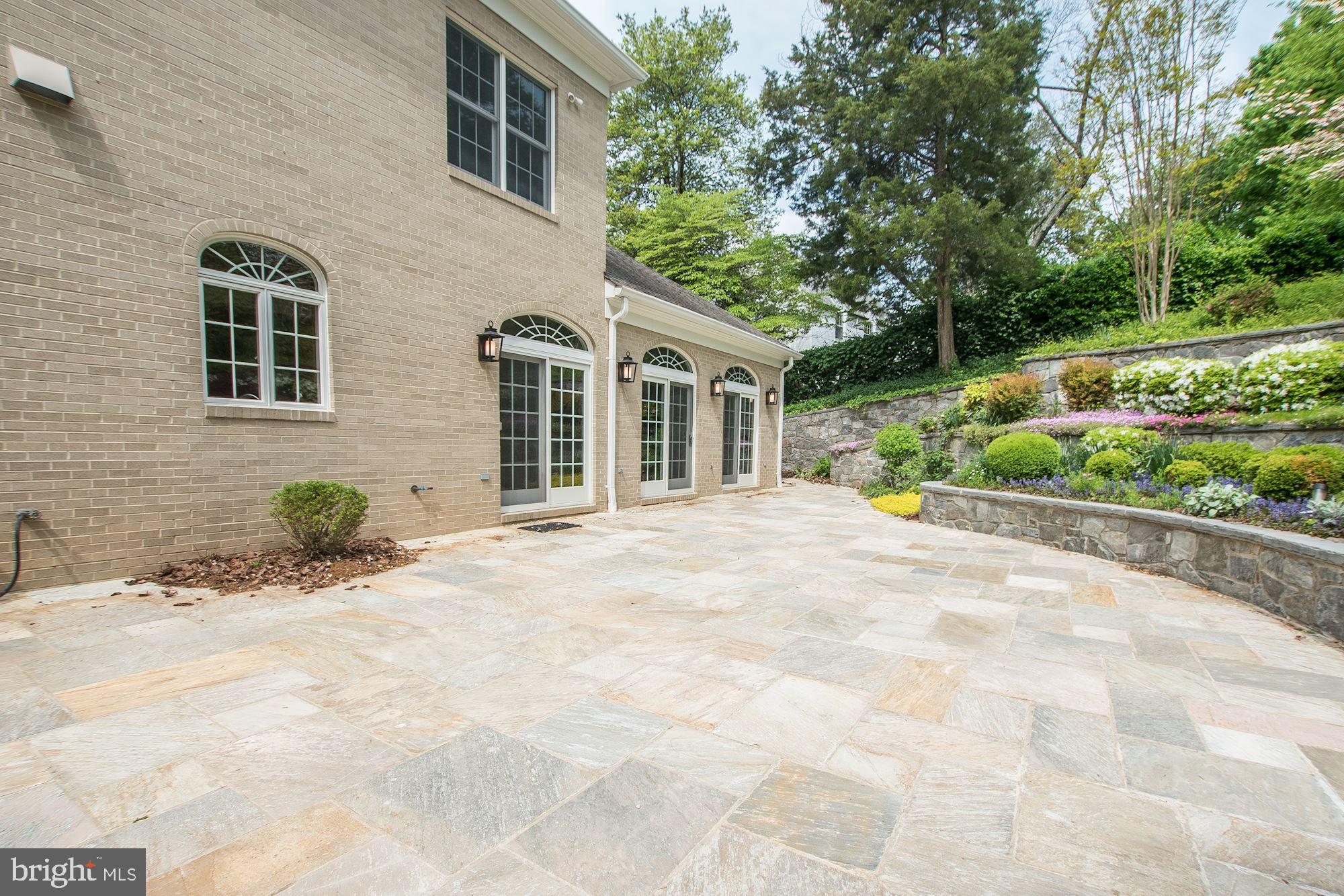 COUNTRY CLUB HILLS - Residential